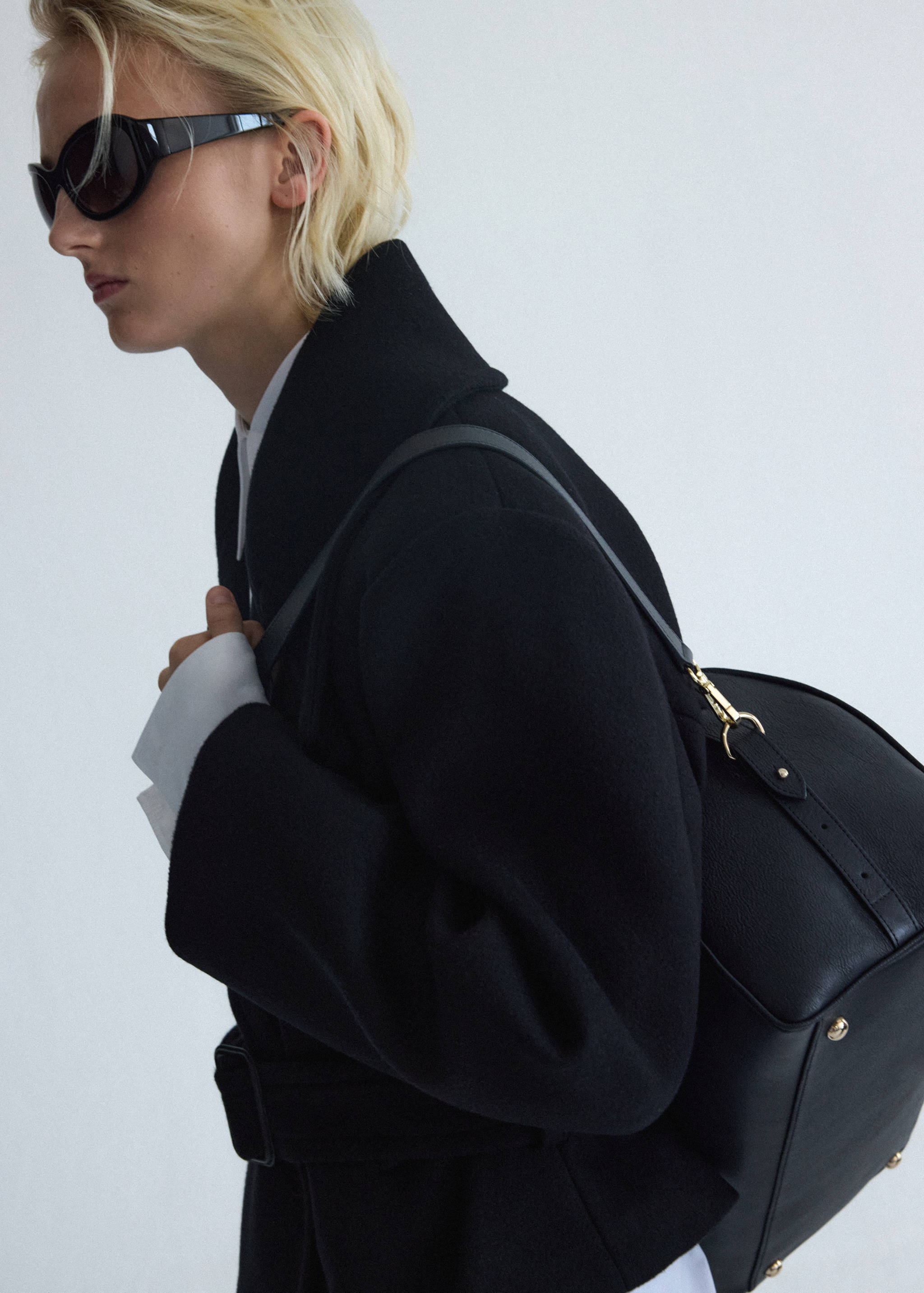 Double-handle leather handbag - Details of the article 9