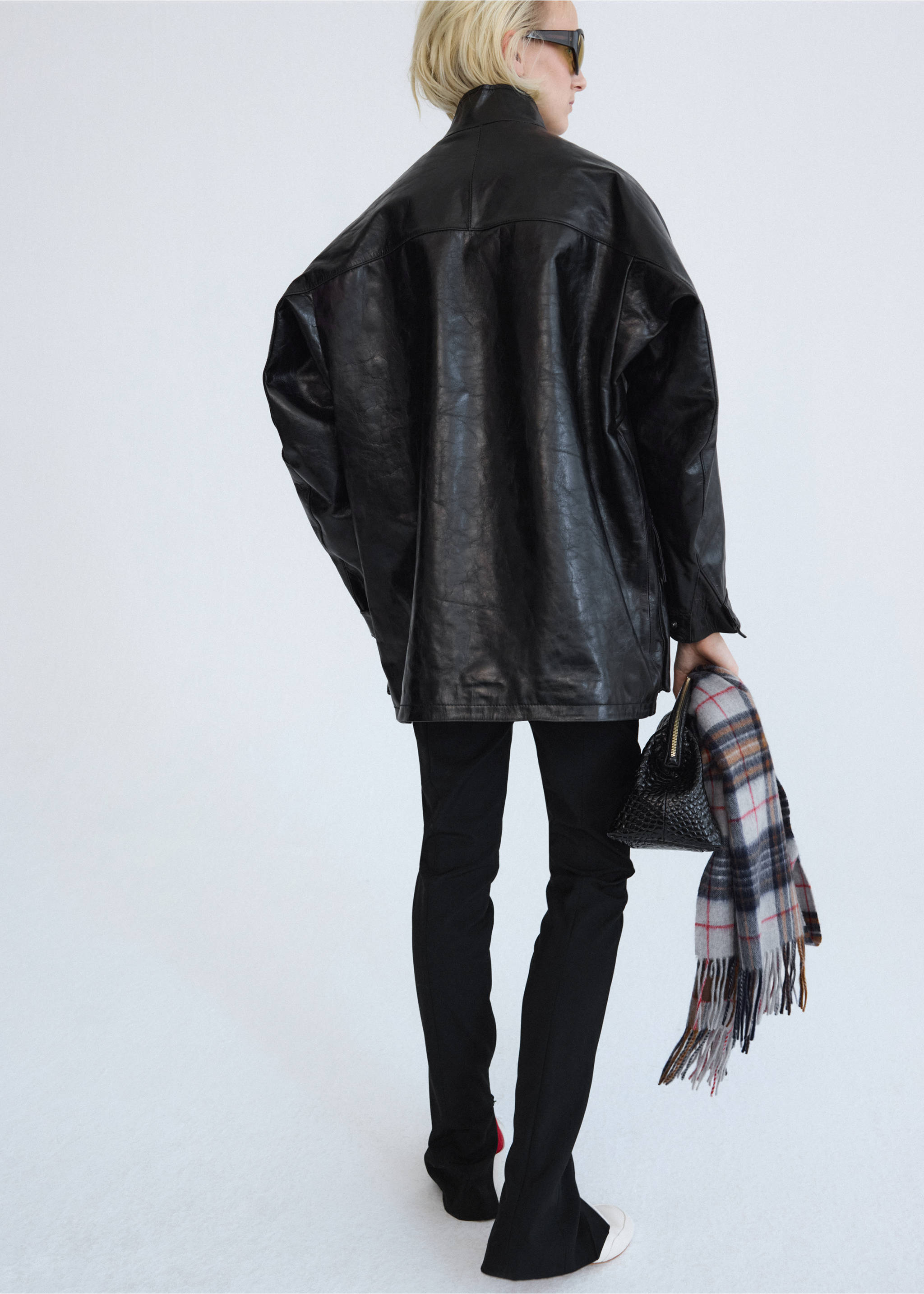 Pantalon oliva - Verso de l’article, Noir. Ref: 37016367-00.