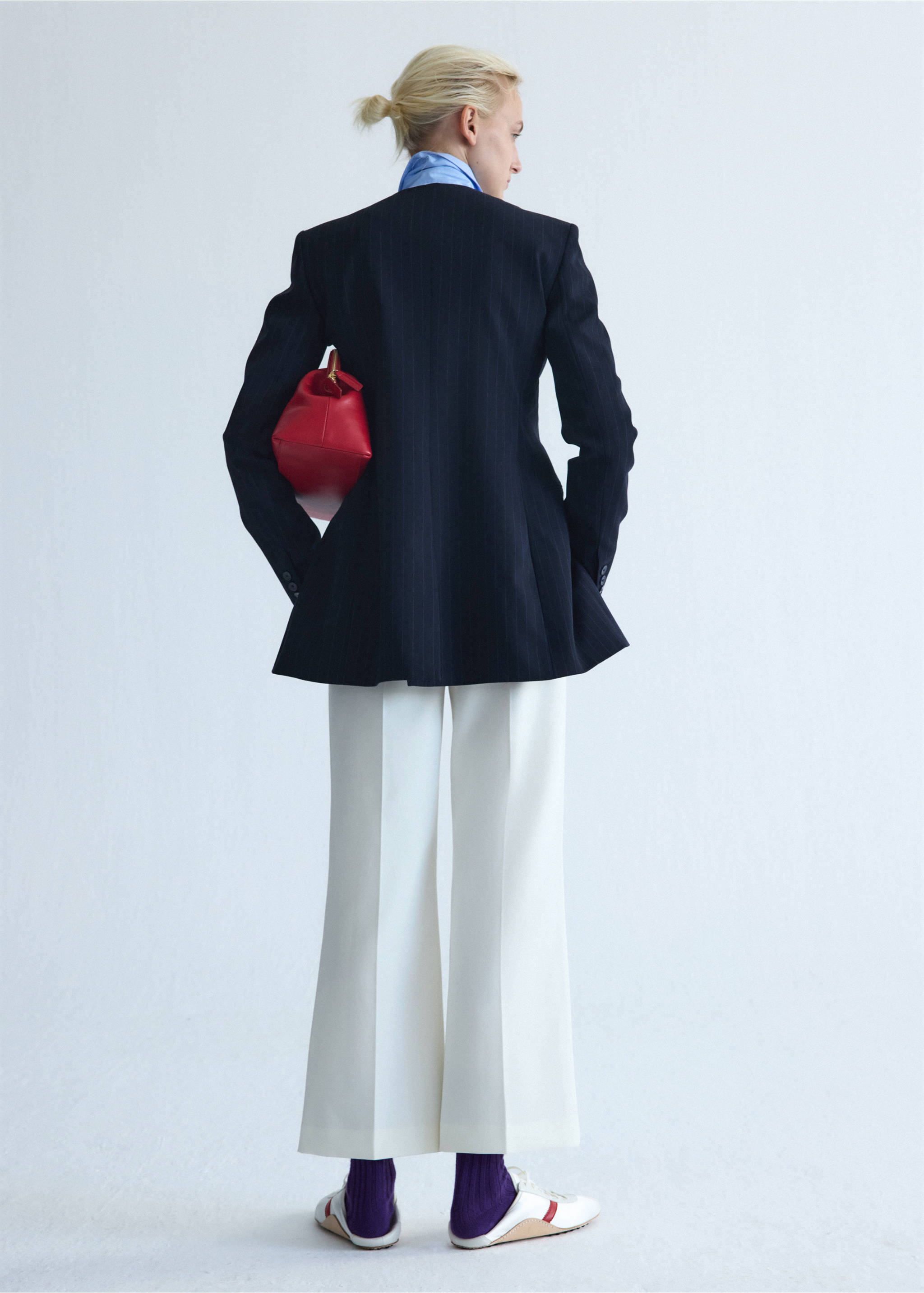 Low-rise cropped trousers - Reverse of the article, Ecru. Ref: 37016372-00.