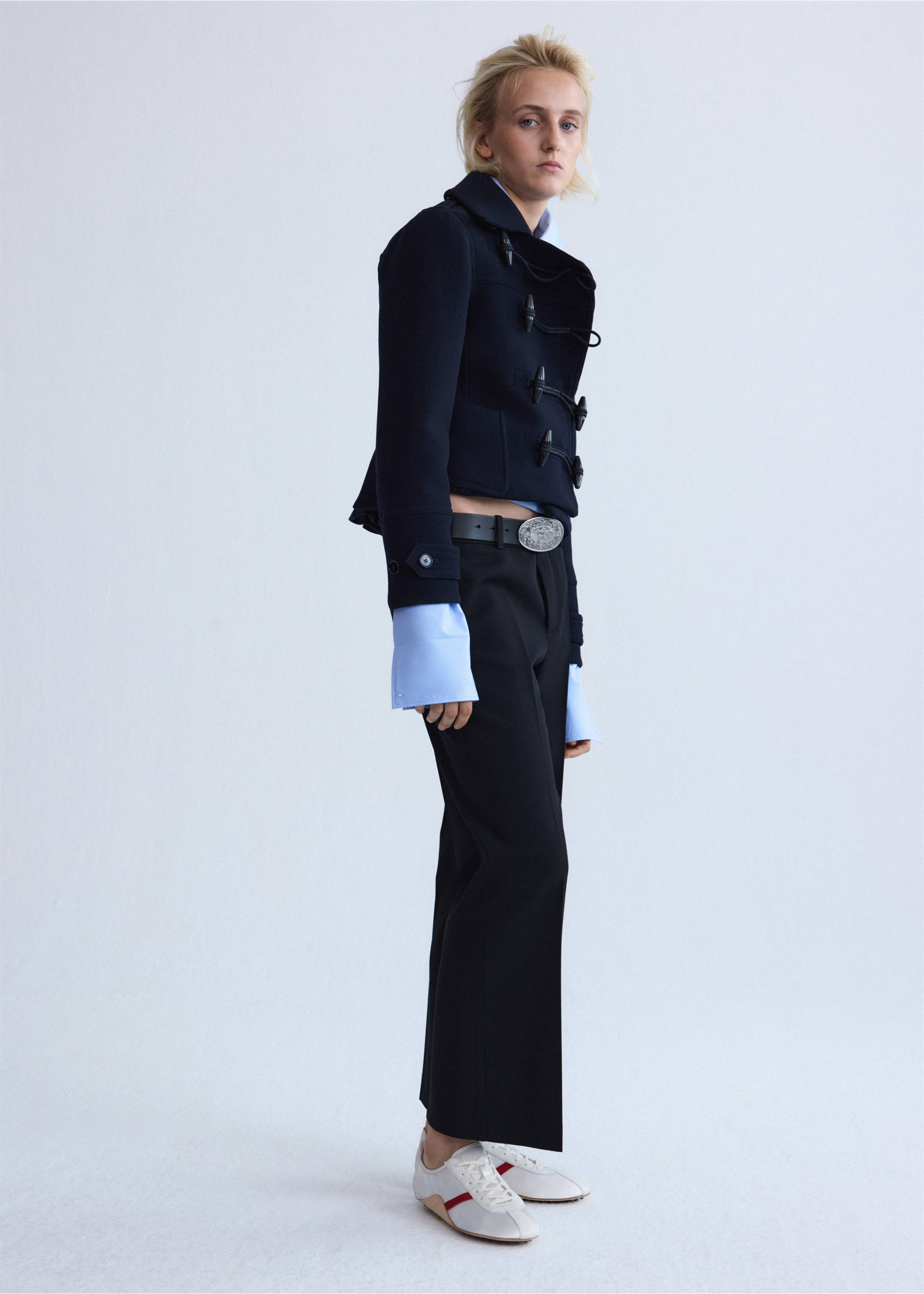 Low-rise cropped trousers - General plane, Black. Ref: 37016372-00.