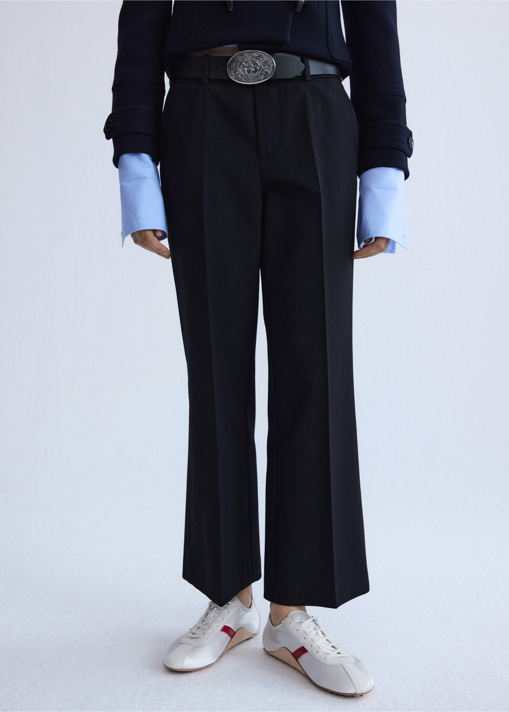 Low-rise cropped trousers - Medium plane, Black. Ref: 37016372-00.