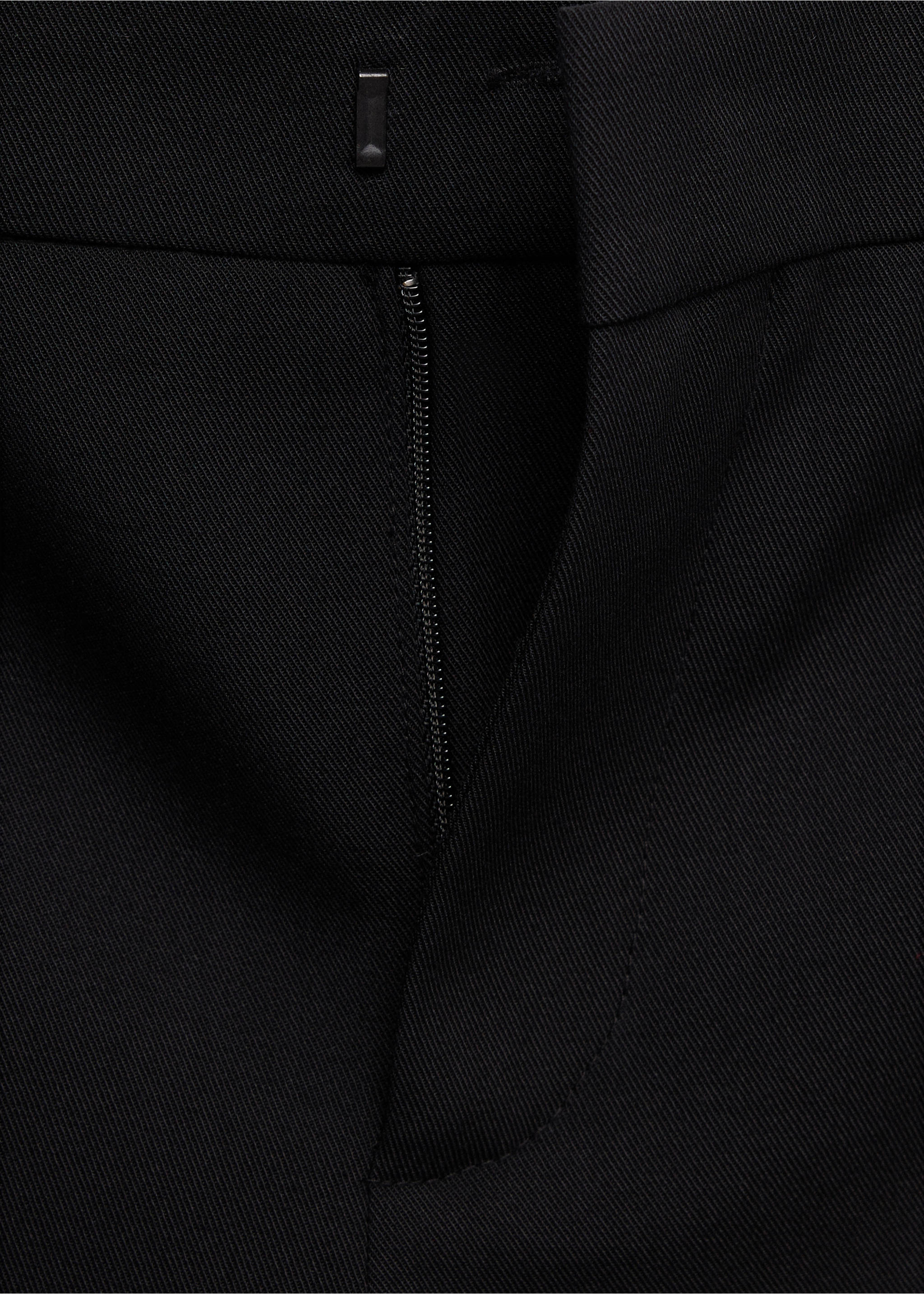 Low-rise cropped trousers - Details of the article 8, Black. Ref: 37016372-00.