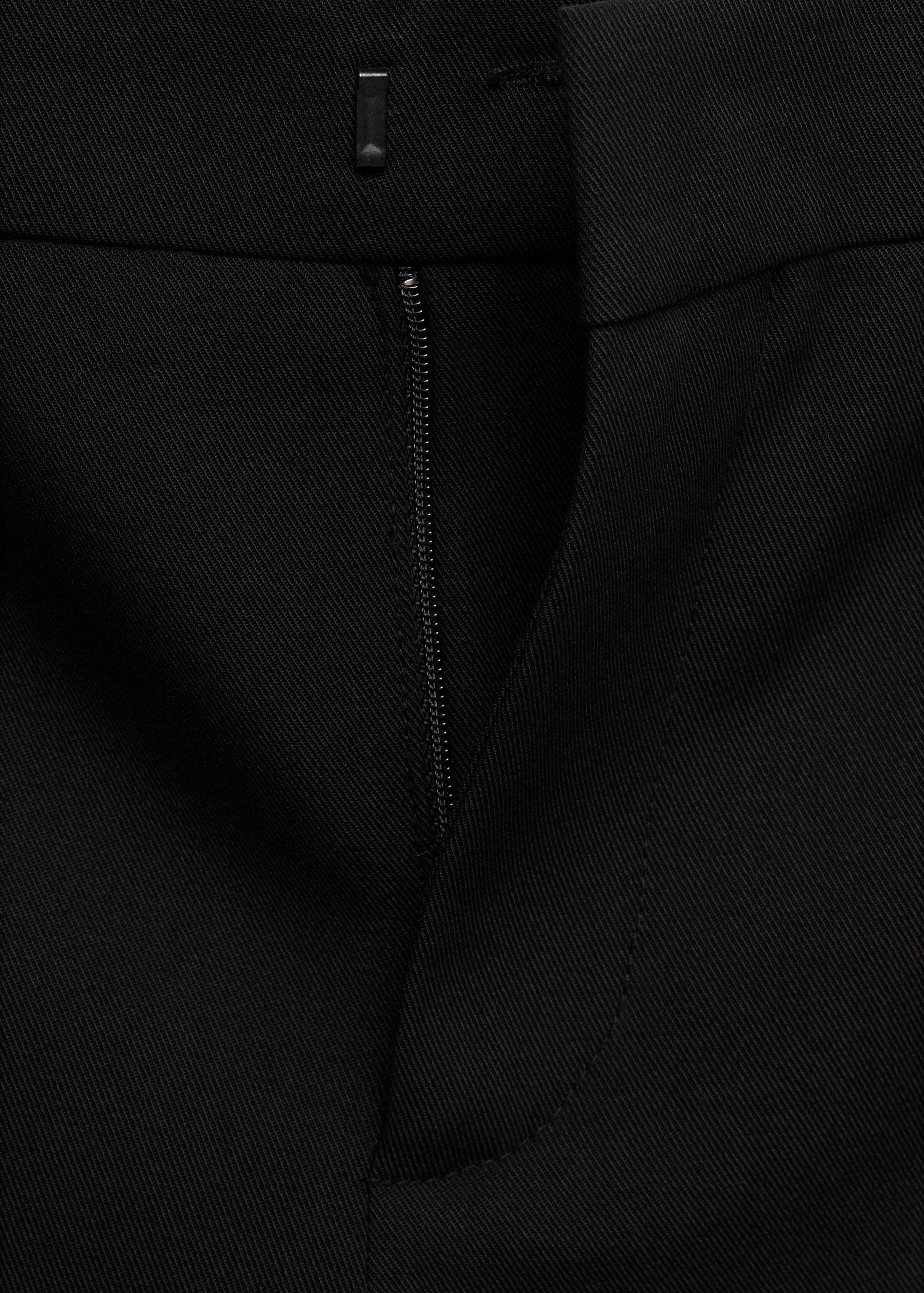 Low-rise cropped trousers - Details of the article 8