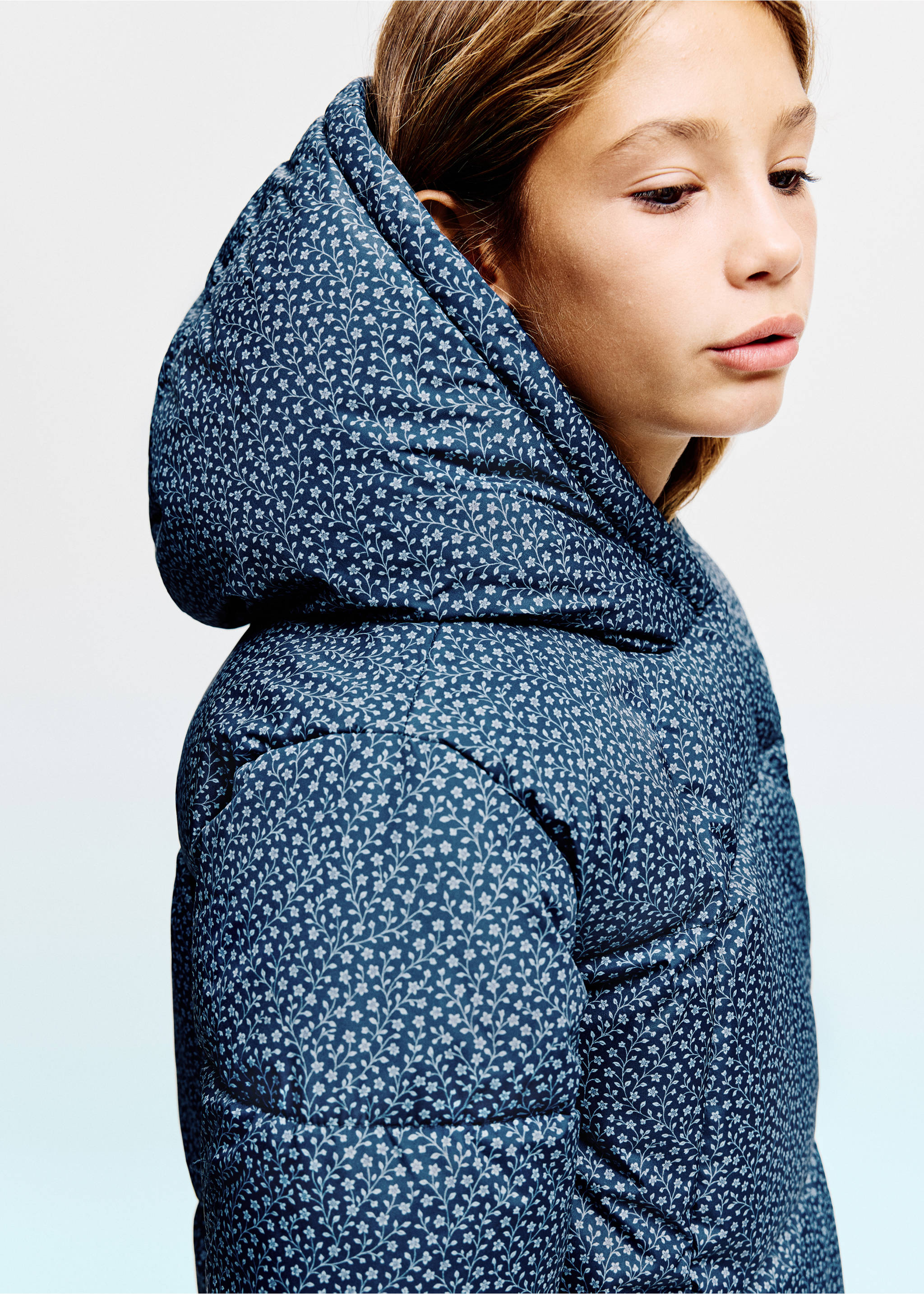 Anorak long à fleurs - Plan moyen, Bleu nuit. Ref: 37016723-00.