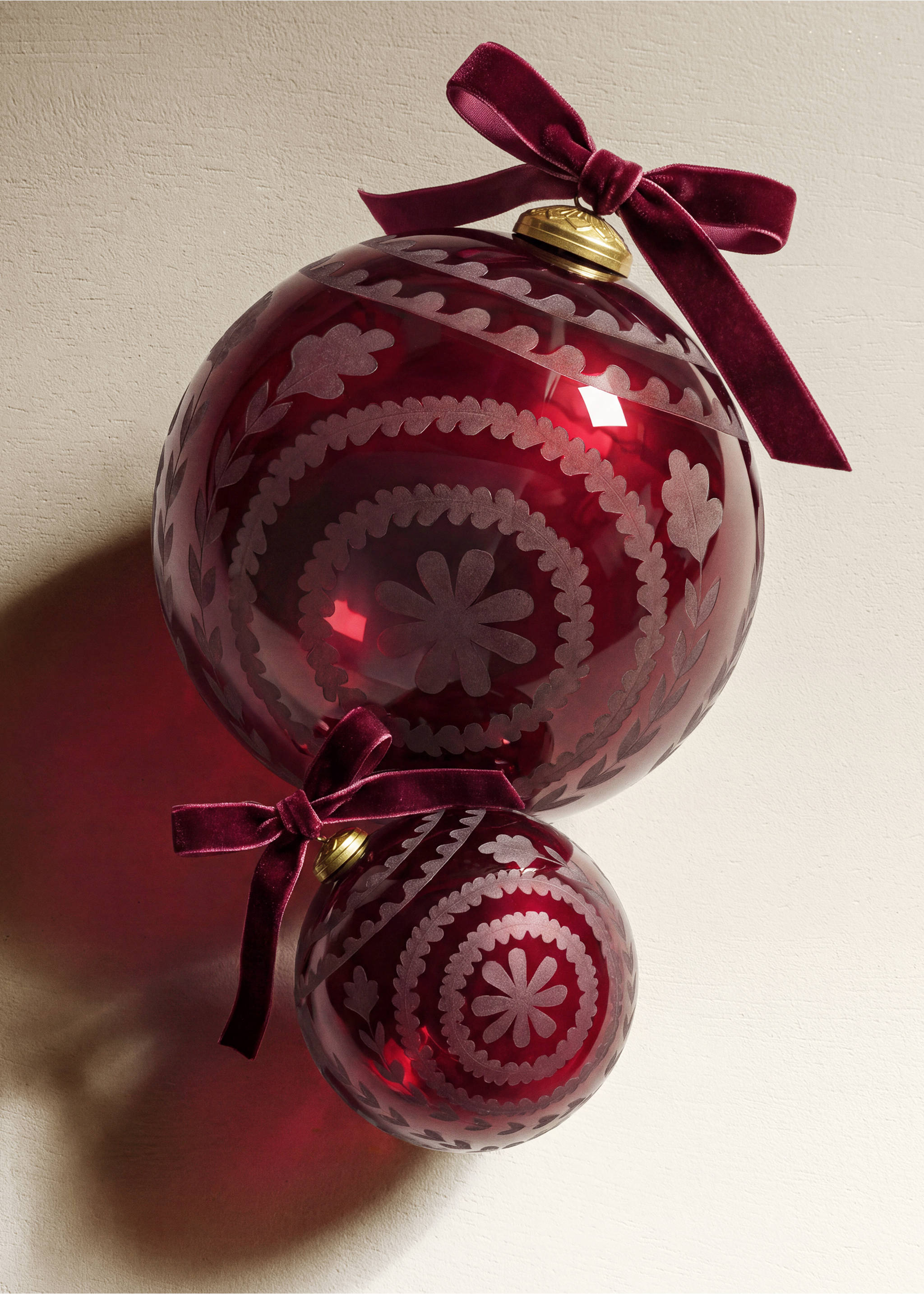 Large Christmas tree bauble ornament - General plane, Red. Ref: 37016738-00.