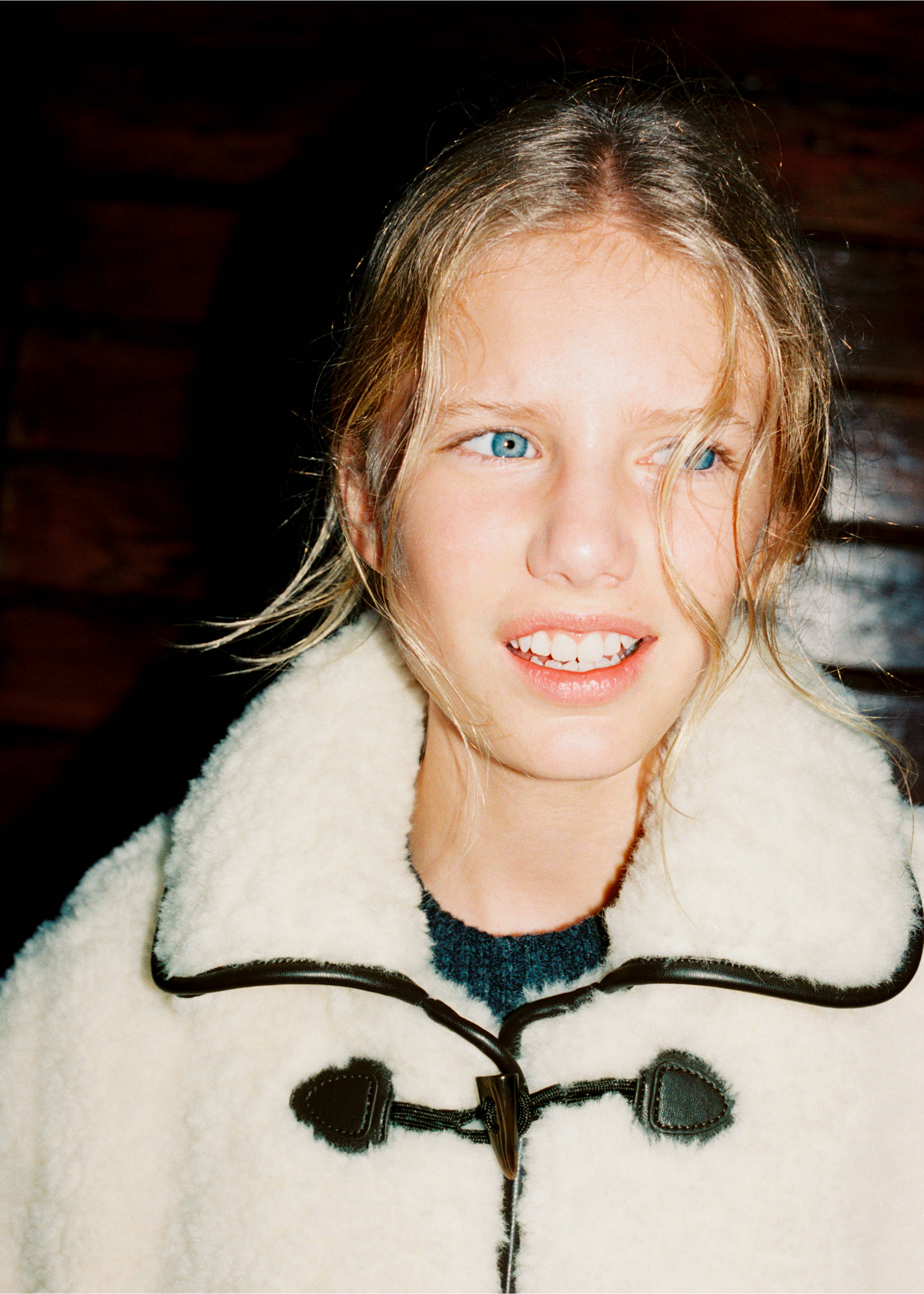 Shearling-effect coat - Details of the article 5, Ecru. Ref: 37016743-00.