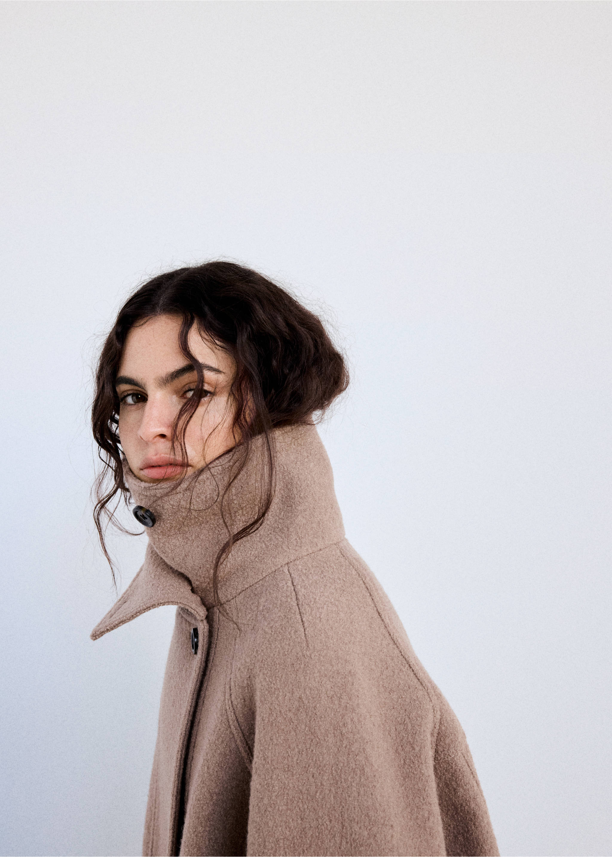 100% wool high-neck coat - Details of the article 3, Medium Brown. Ref: 37016747-00.