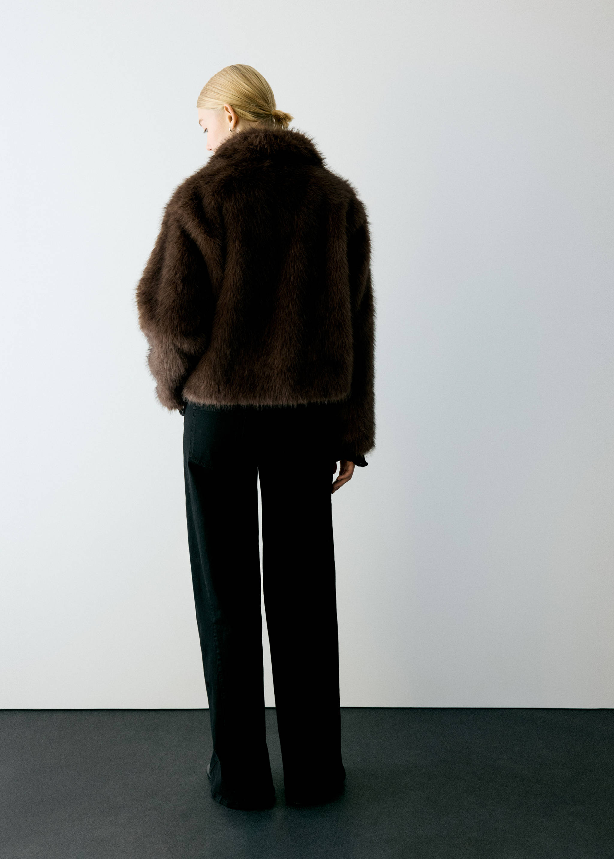Coat volga - Reverse of the article
