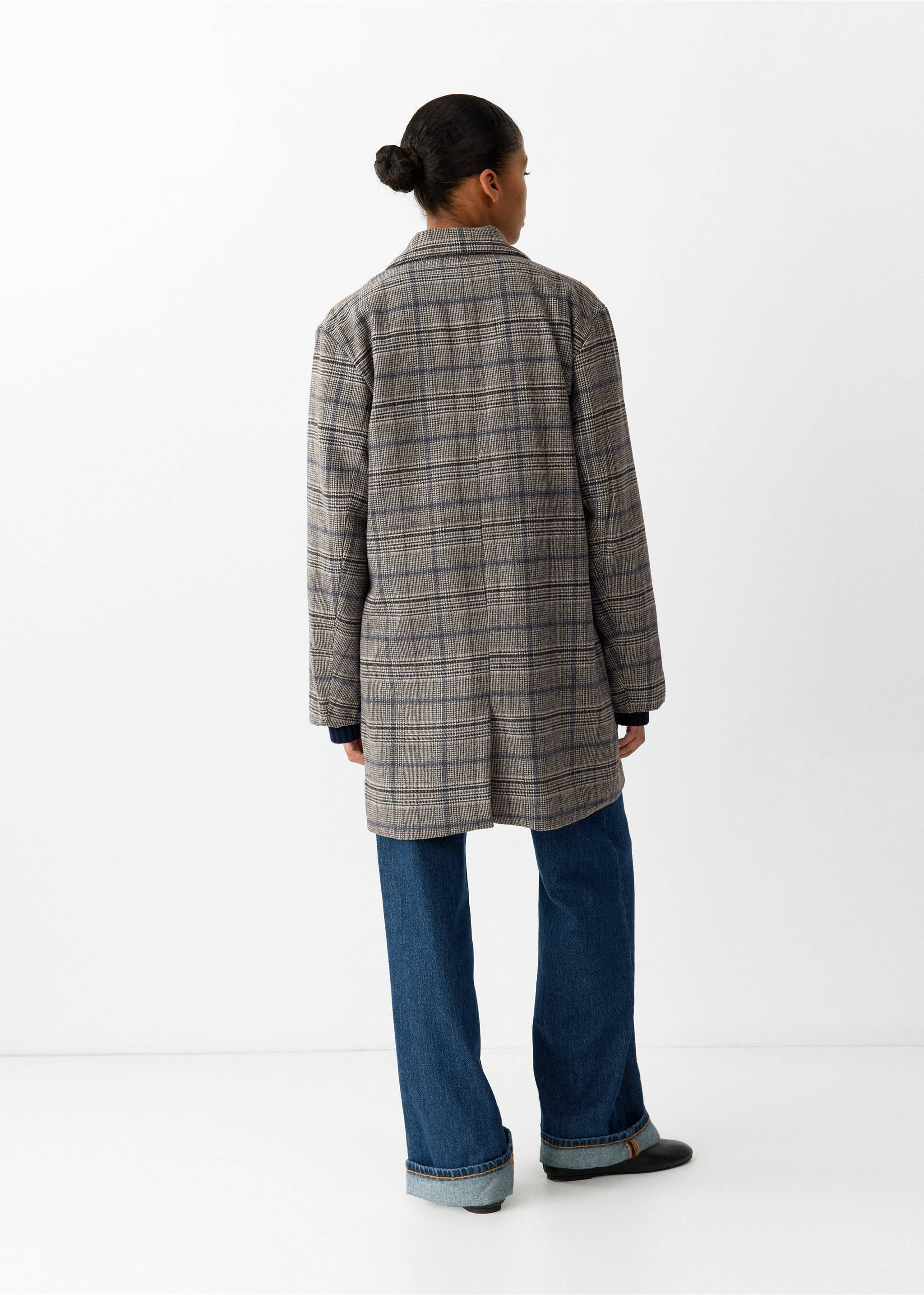 Grey plaid coat in a mid-length fit, seen from the back, Grey. Ref: 37016749-00.