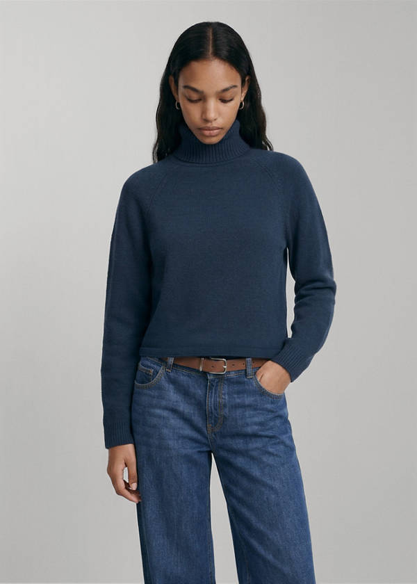 Turtle neck sweater — Navy