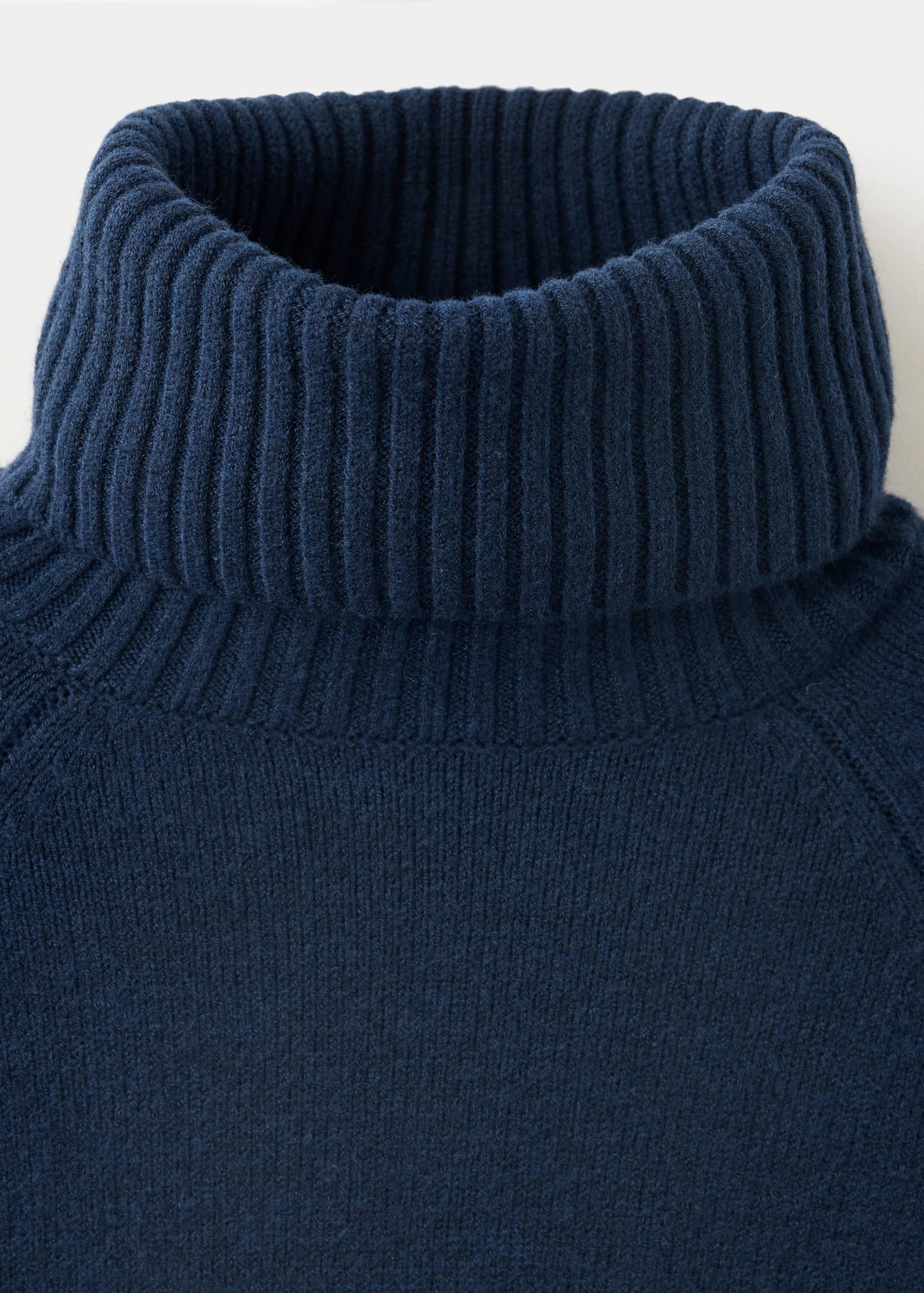 Turtle neck sweater - Details of the article 8