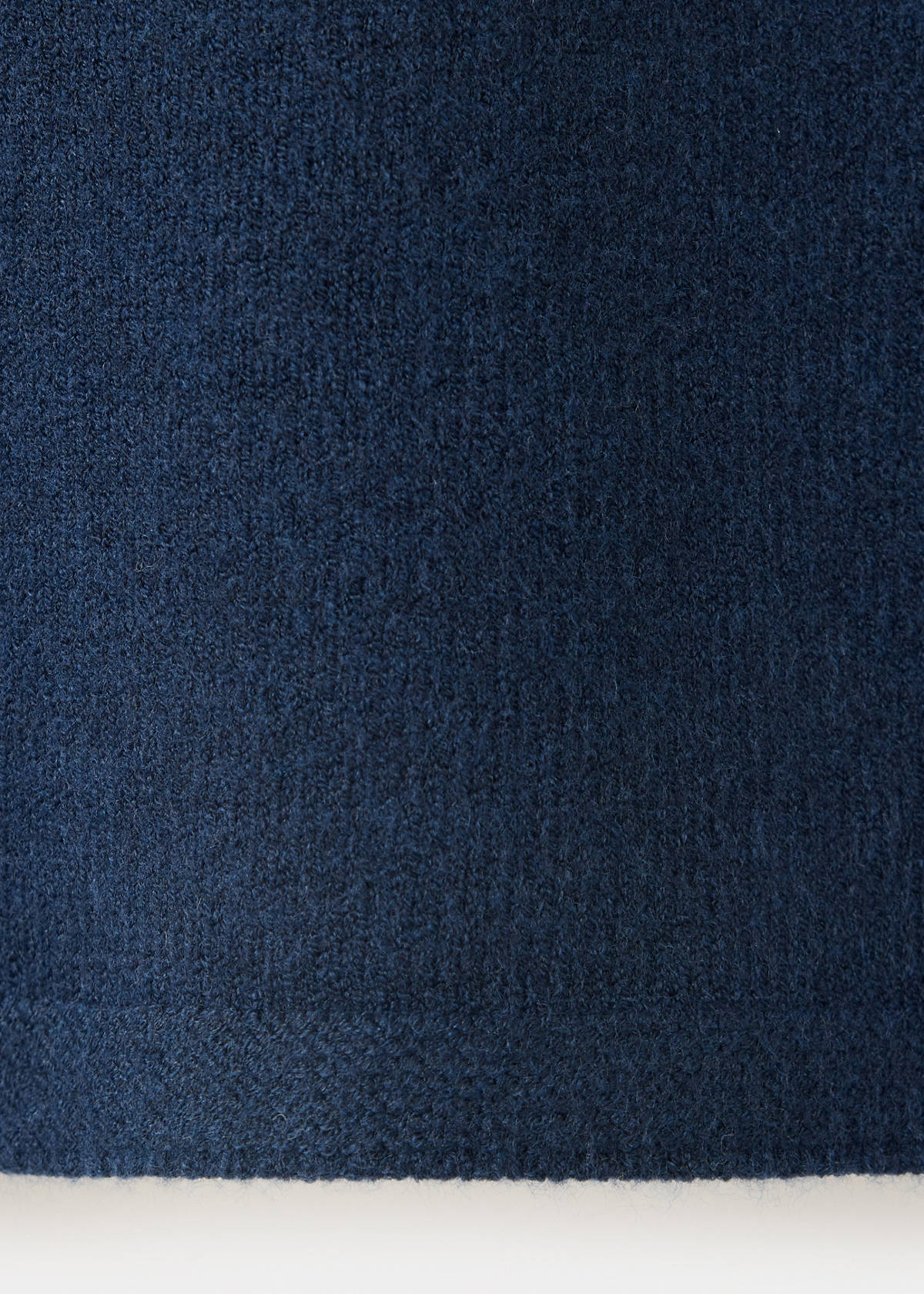 Turtle neck sweater — Navy