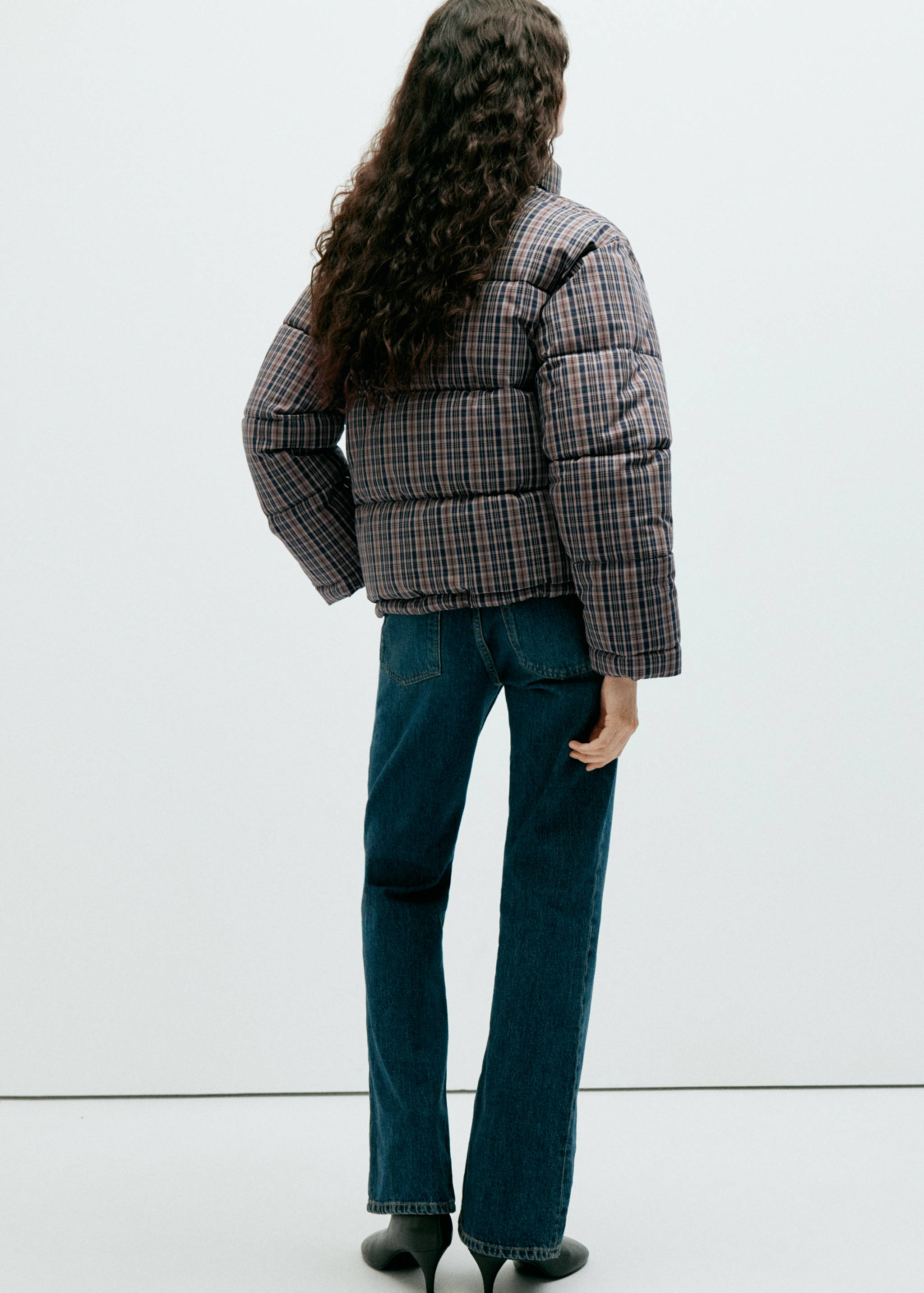 Anorak lauri - Reverse of the article