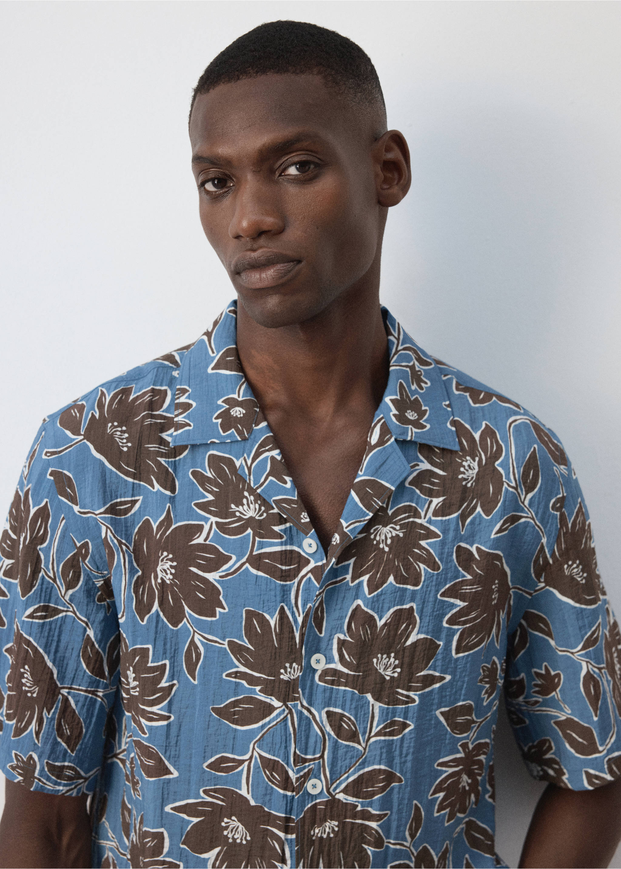 CAMISA FLORM - Detalle del artículo 1, Marrón. Ref: 37017775-00.