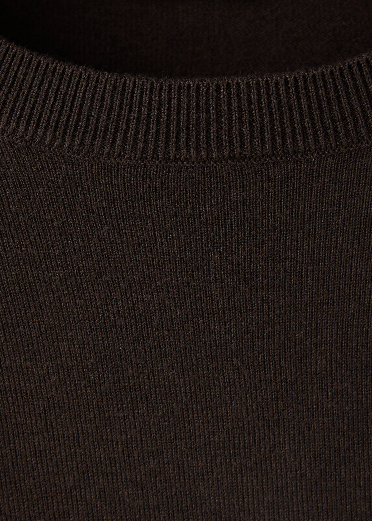 Round-neck knitted sweater — Brown