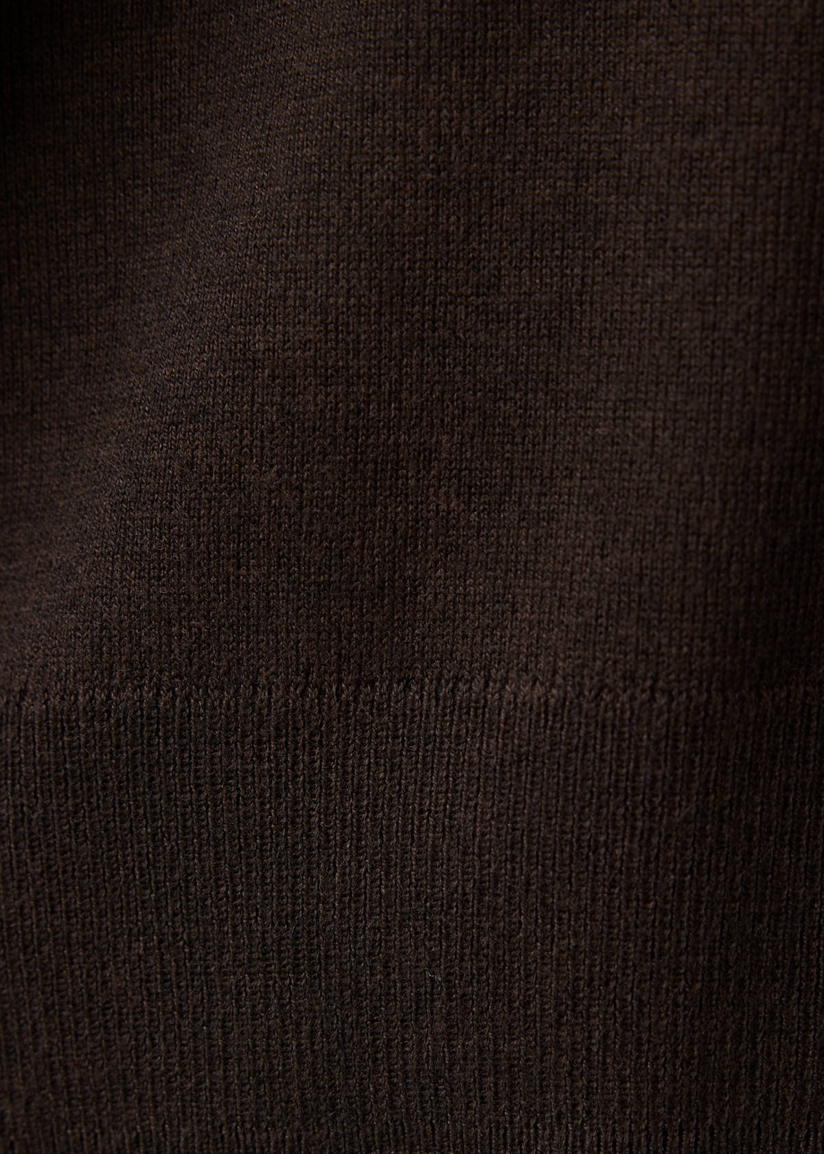 Round-neck knitted sweater — Brown