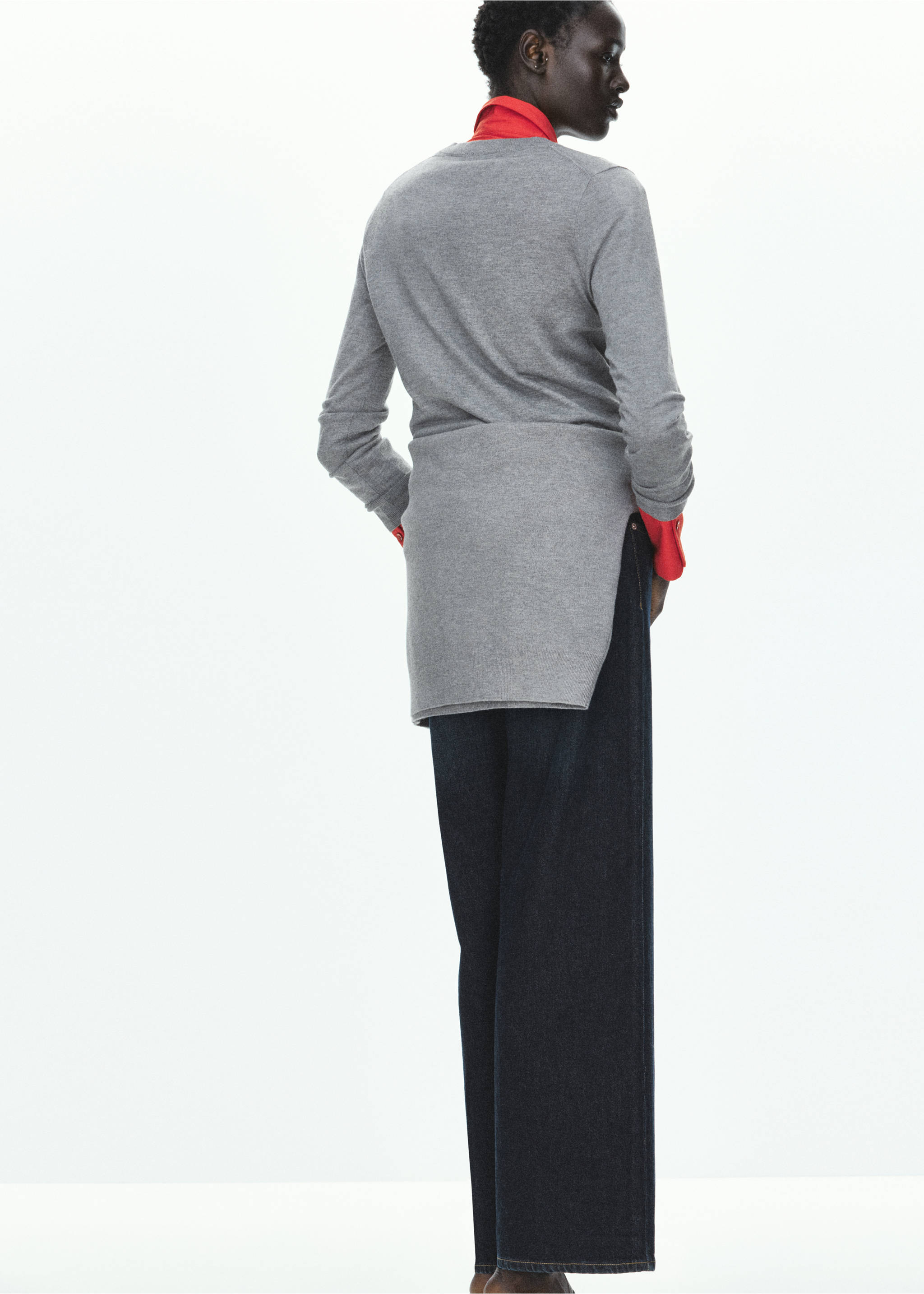 Round-neck knitted sweater - Reverse of the article, Grey. Ref: 37017777-00.