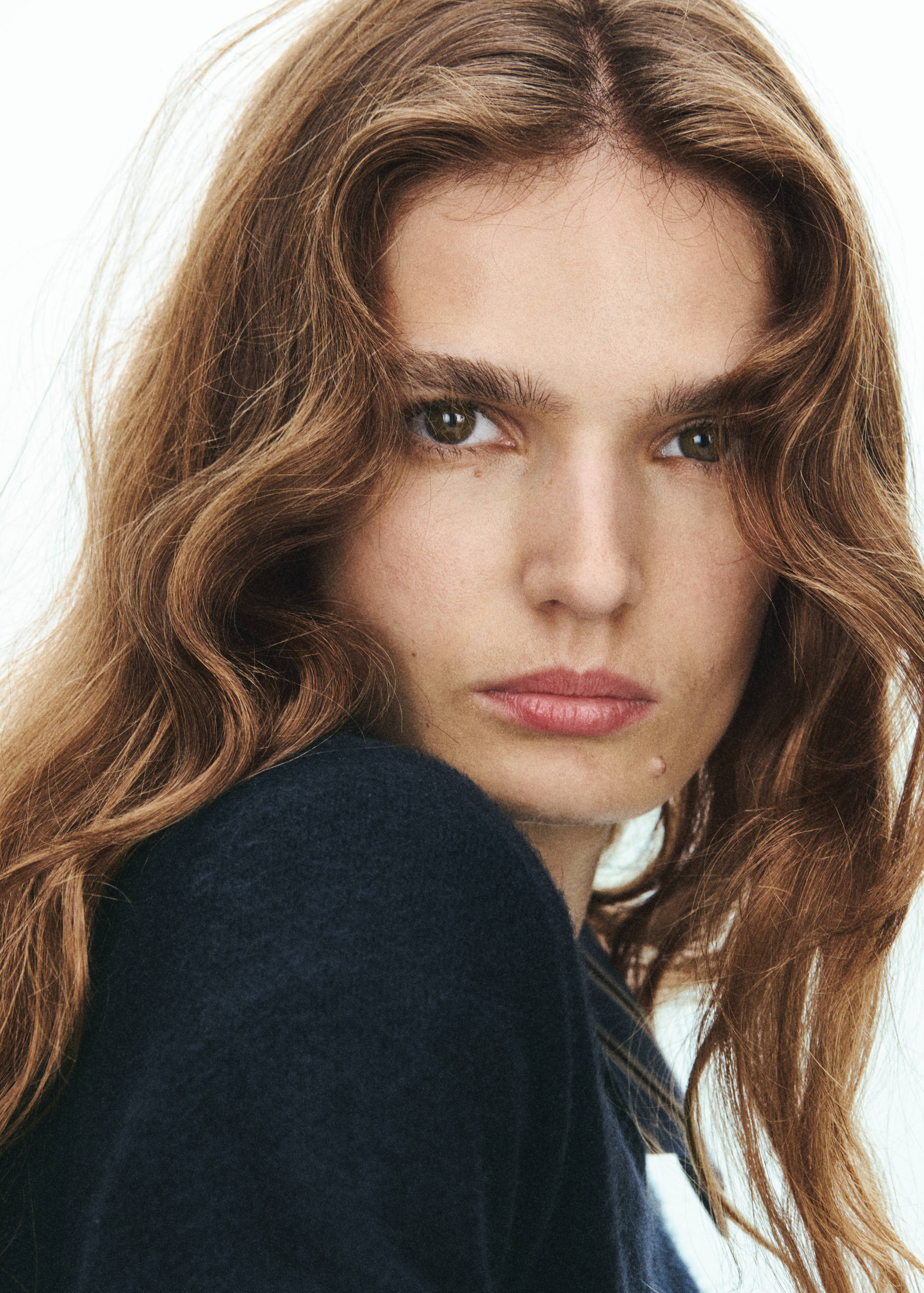 Diamond pattern V-neck jumper - Details of the article 1