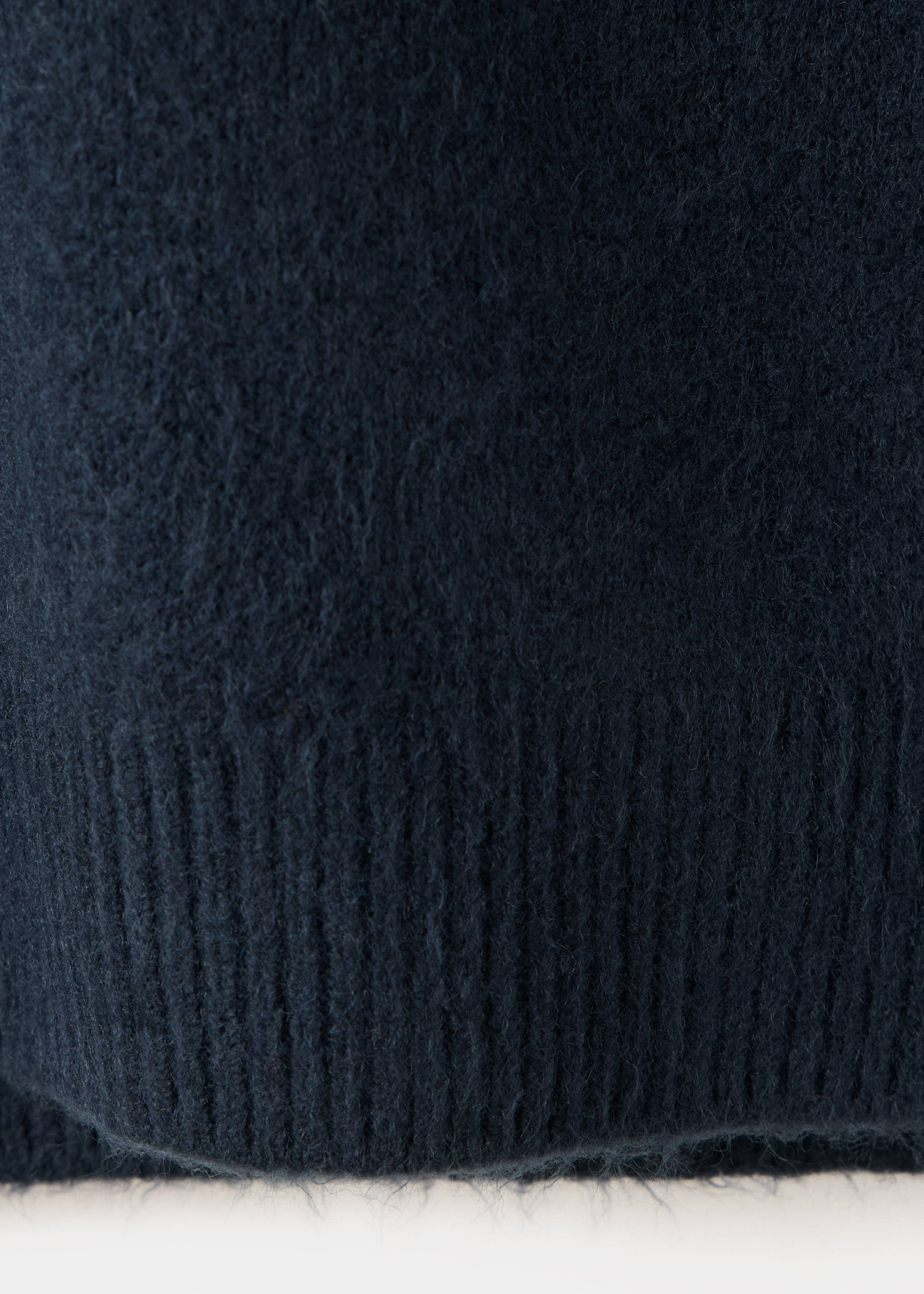 Diamond pattern V-neck jumper - Details of the article 0
