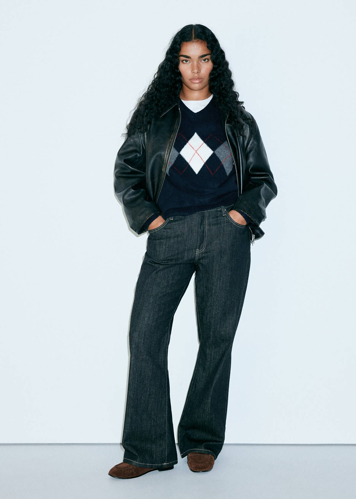 Diamond pattern V-neck jumper — Navy