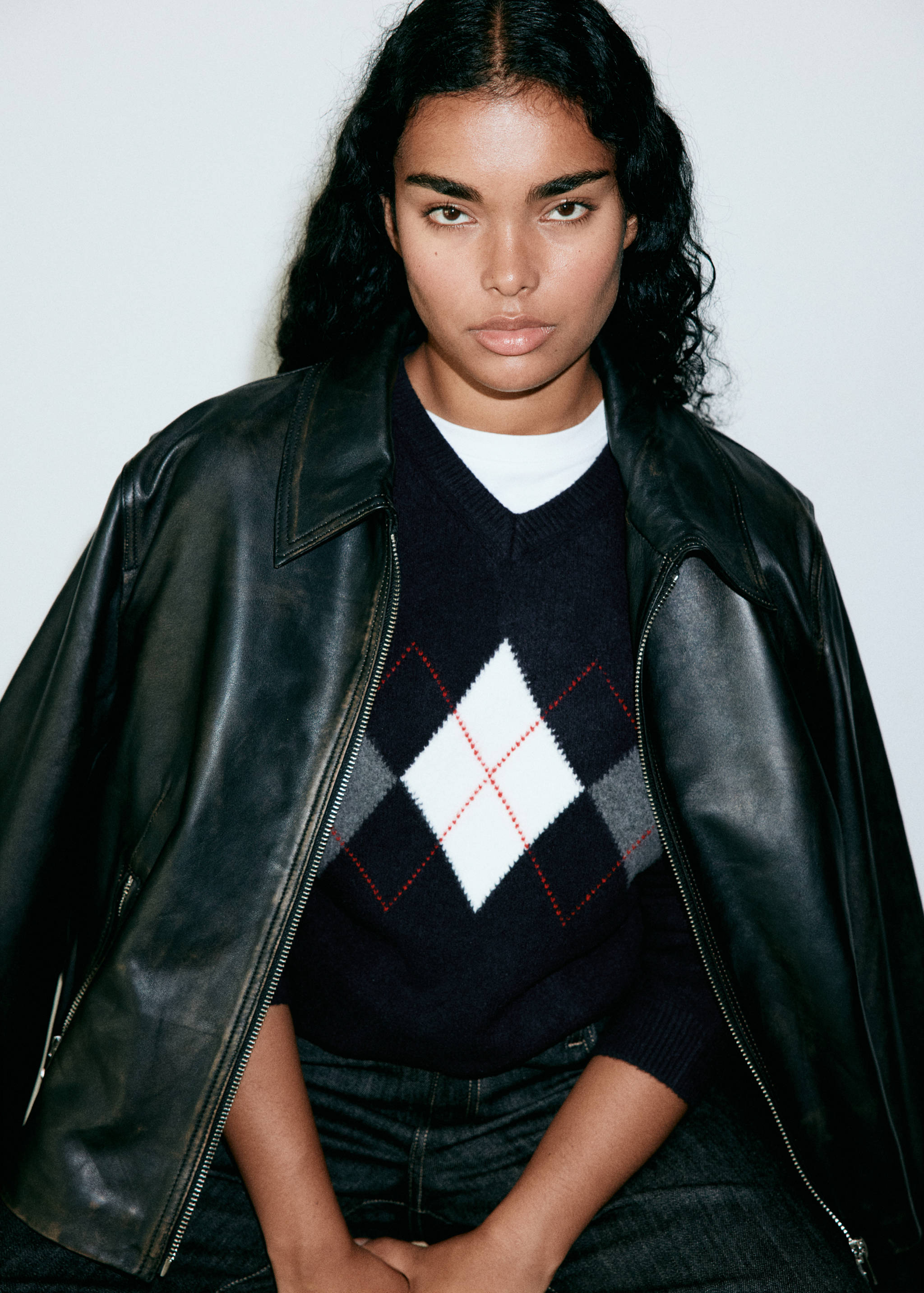 Diamond pattern V-neck jumper - Details of the article 4