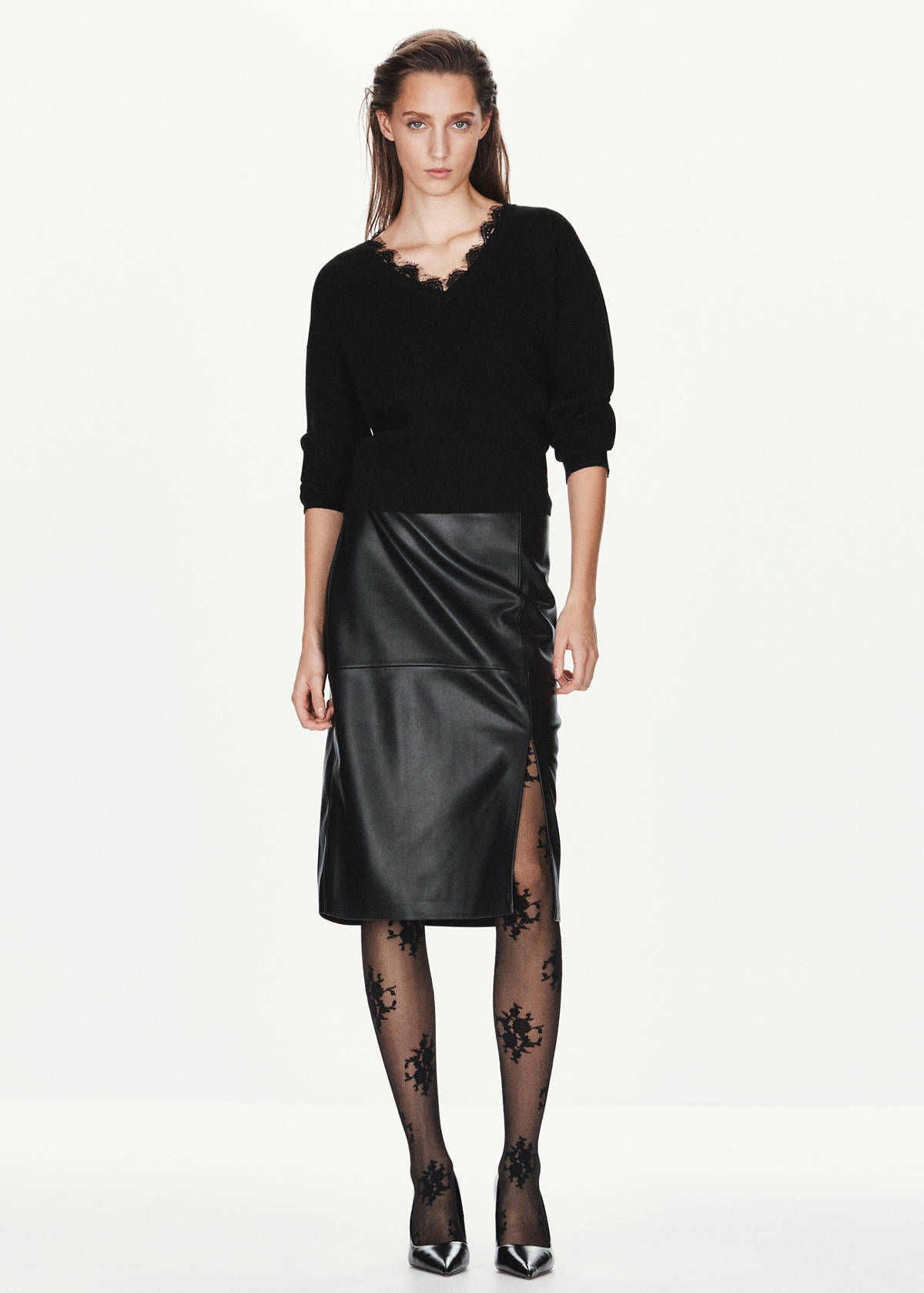 V-neck lace jumper — Black