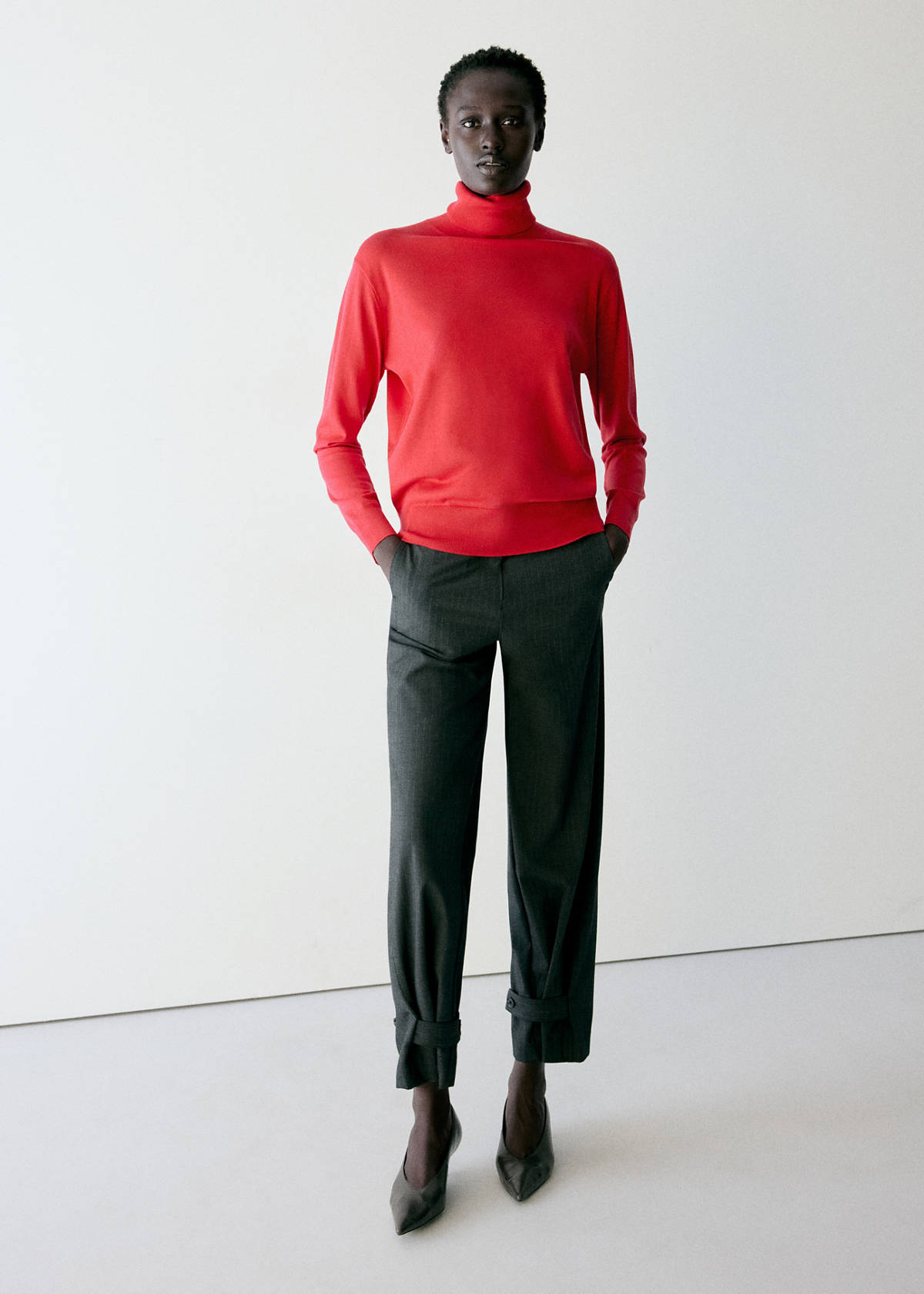 Turtleneck knitted sweater — Red