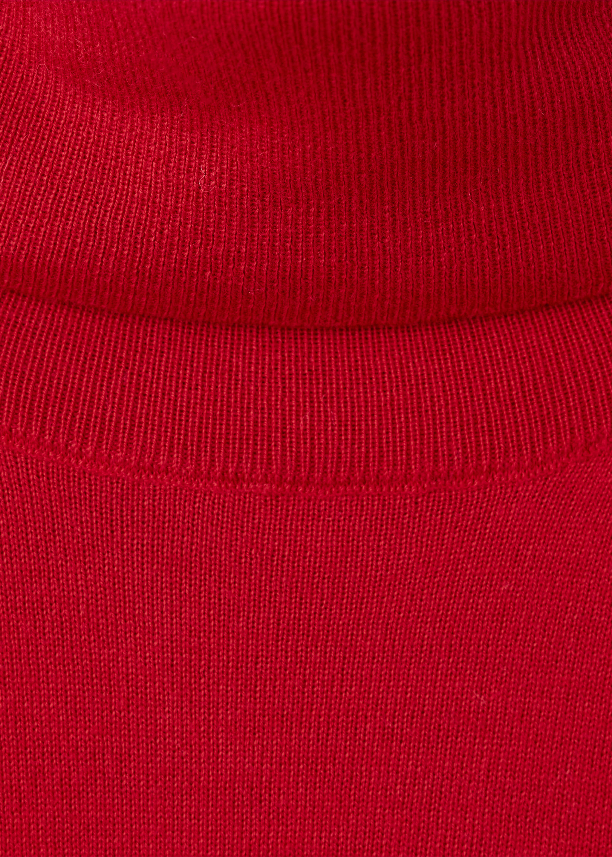 Pull-over maille col roulé - Détail de l'article 8, Rouge. Ref: 37017793-00.
