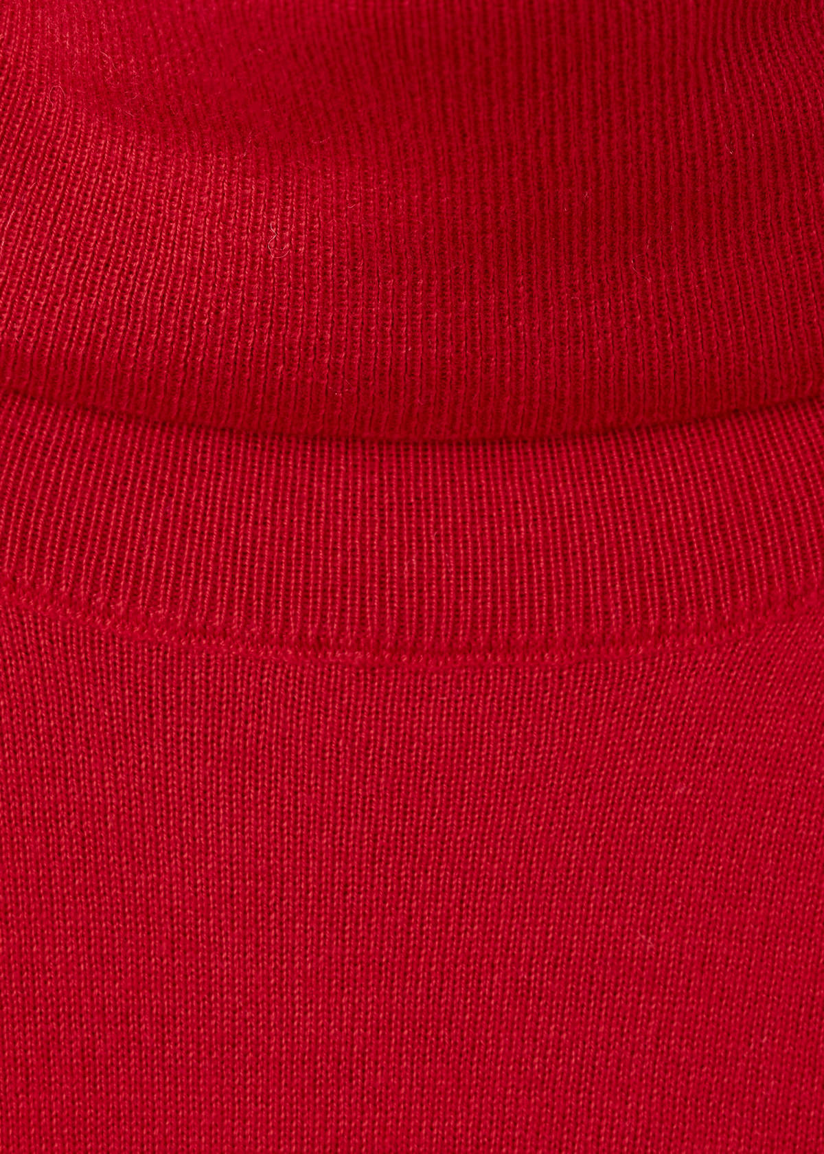 Turtleneck knitted sweater — Red