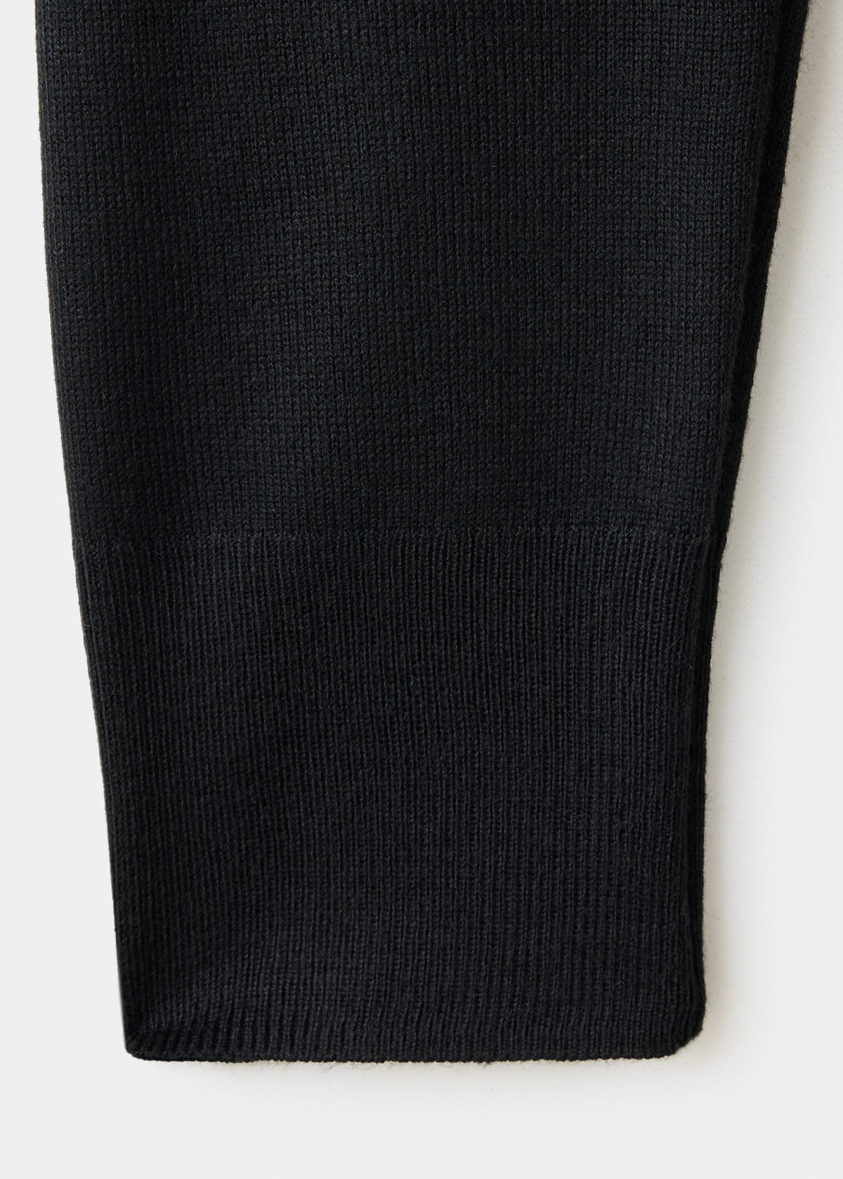 Turtleneck knitted sweater — Black