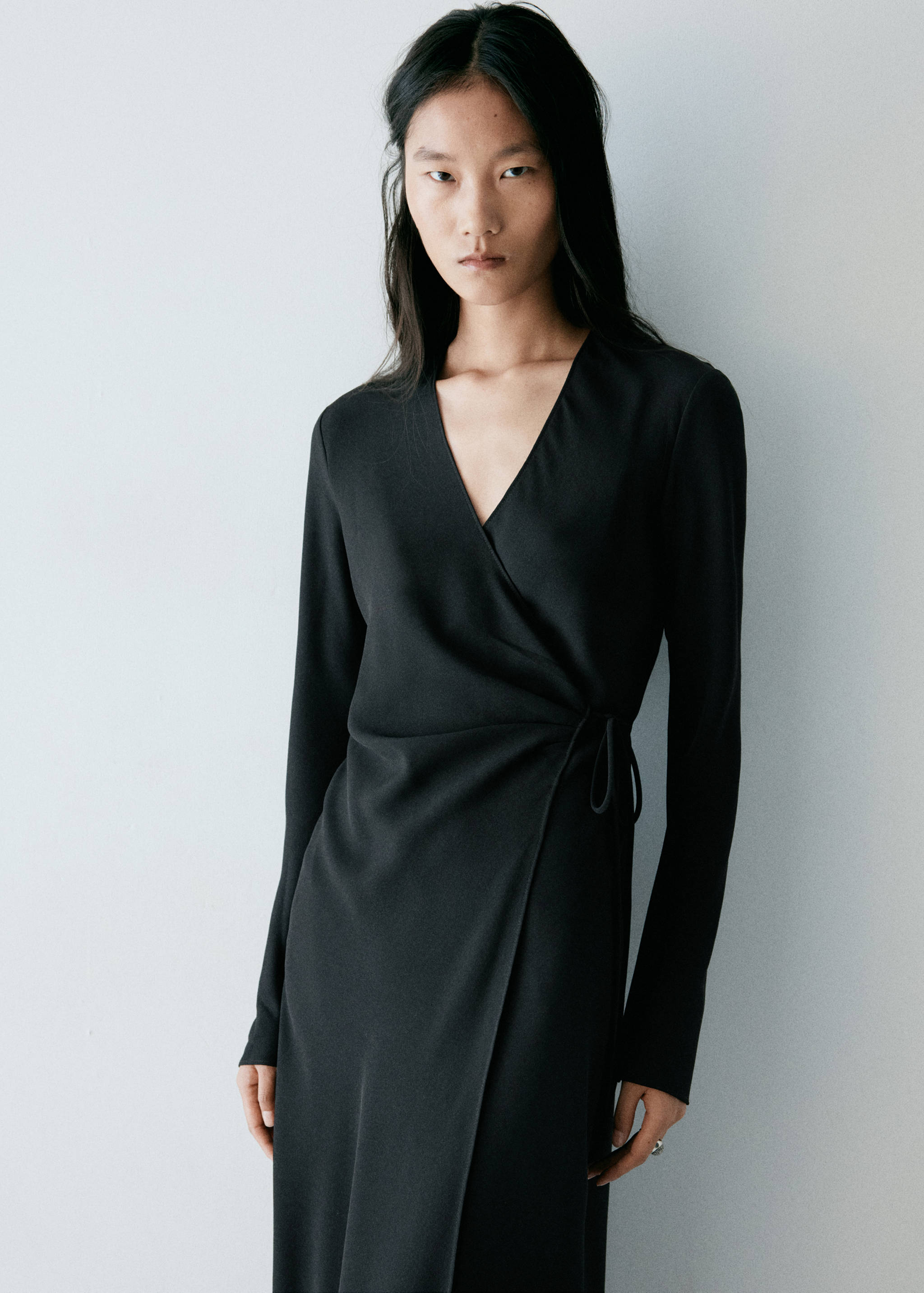 Vestido cruzado lazo - Plano medio