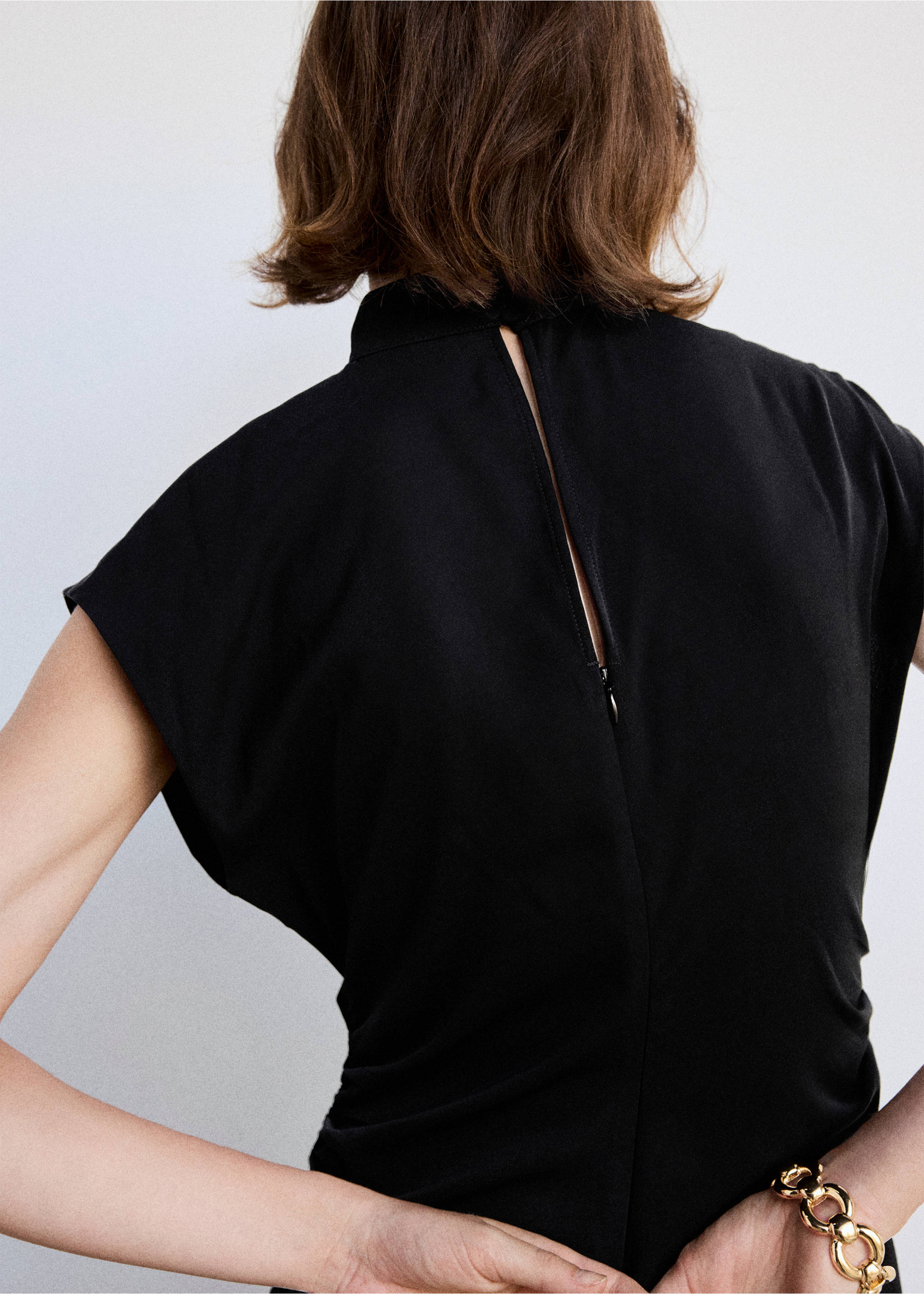 Gathered funnel neck dress - Details of the article 3, Black. Ref: 37017799-00.