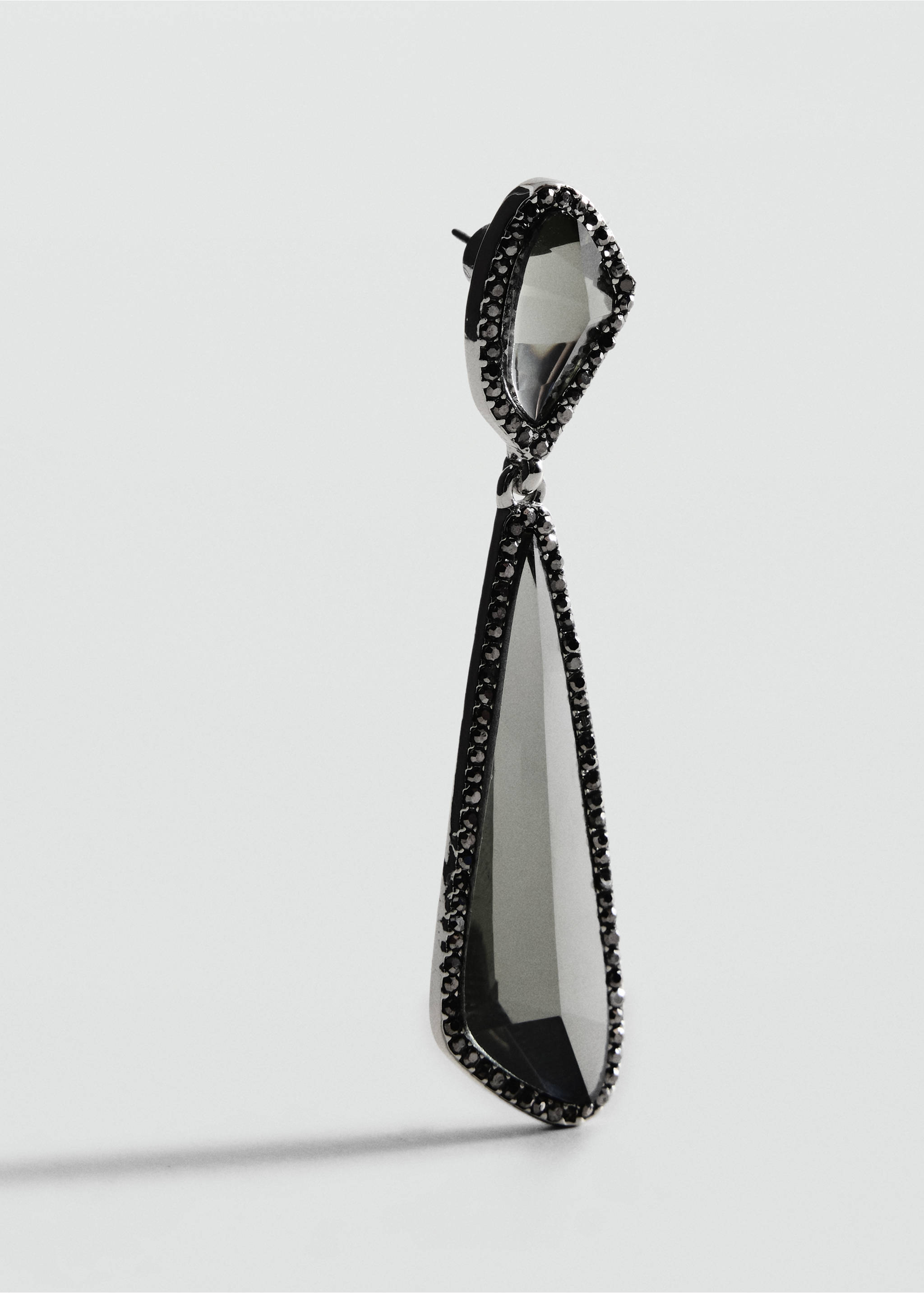 Black crystal drop earring with faceted stones and a dark metallic setting., Silver. Ref: 37017800-00.