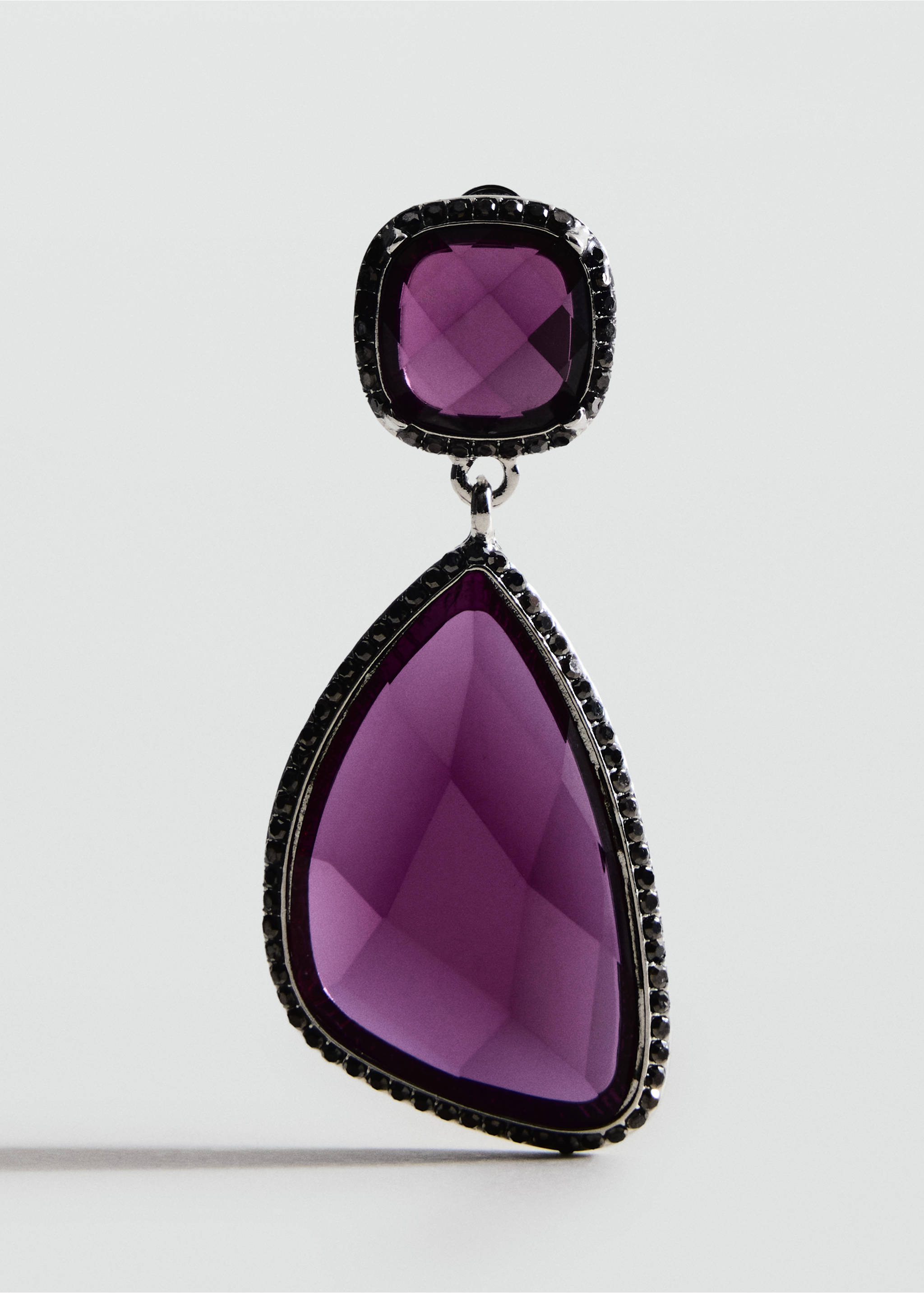 Purple faceted stone drop earring with black crystal trim., Purple. Ref: 37017802-00.