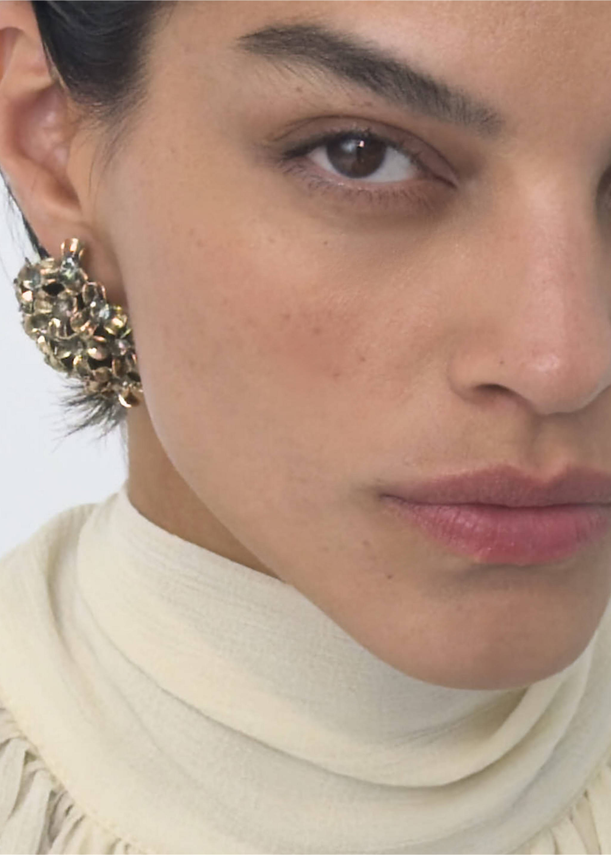 Flower beaded earrings - Details of the article 9, Grey. Ref: 37017803-00.