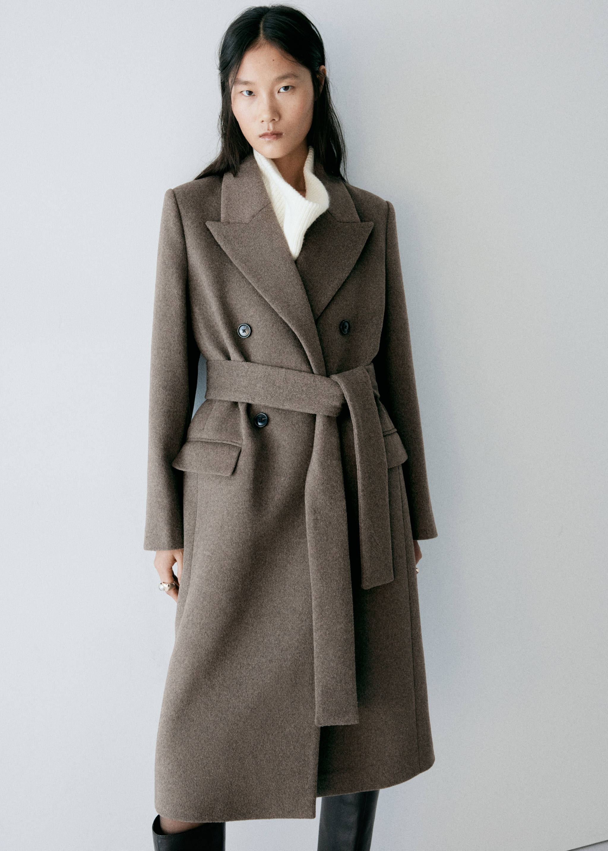 COAT EYE - رؤية وسط