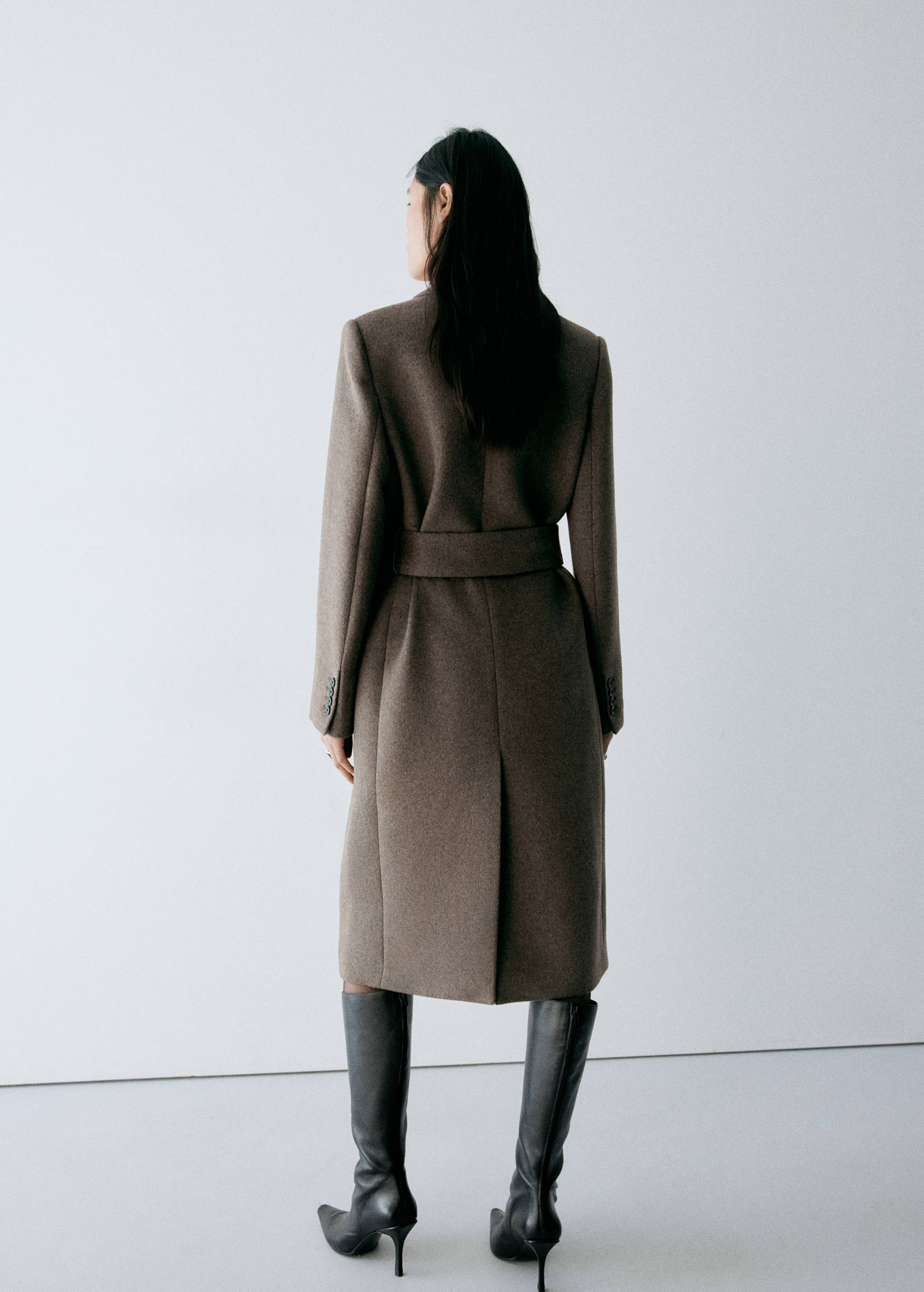 COAT EYE - الجهة الخلفية للمنتج