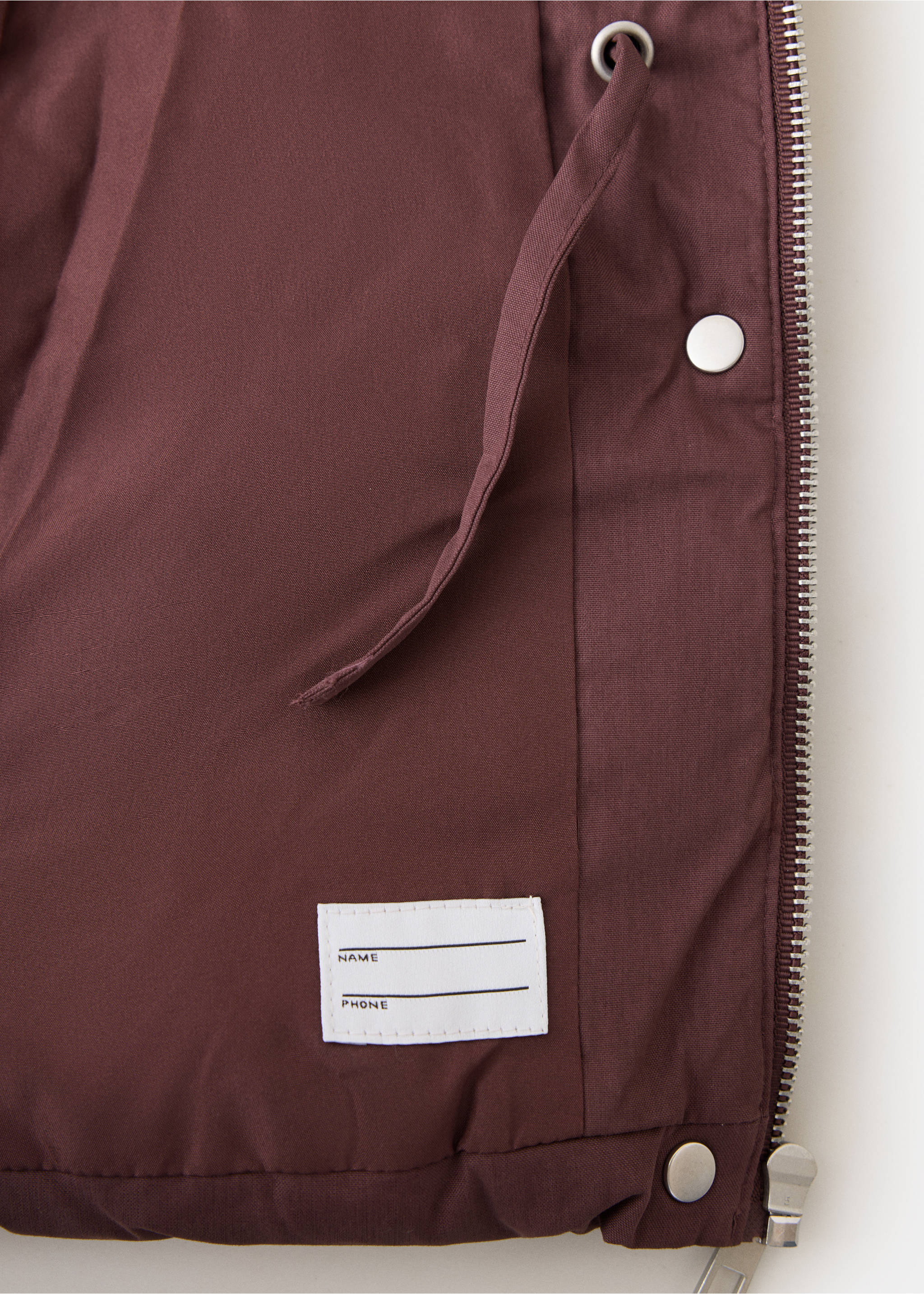 Anorak matelassé à capuche - Détail de l'article 0, Grenat. Ref: 37017885-00.