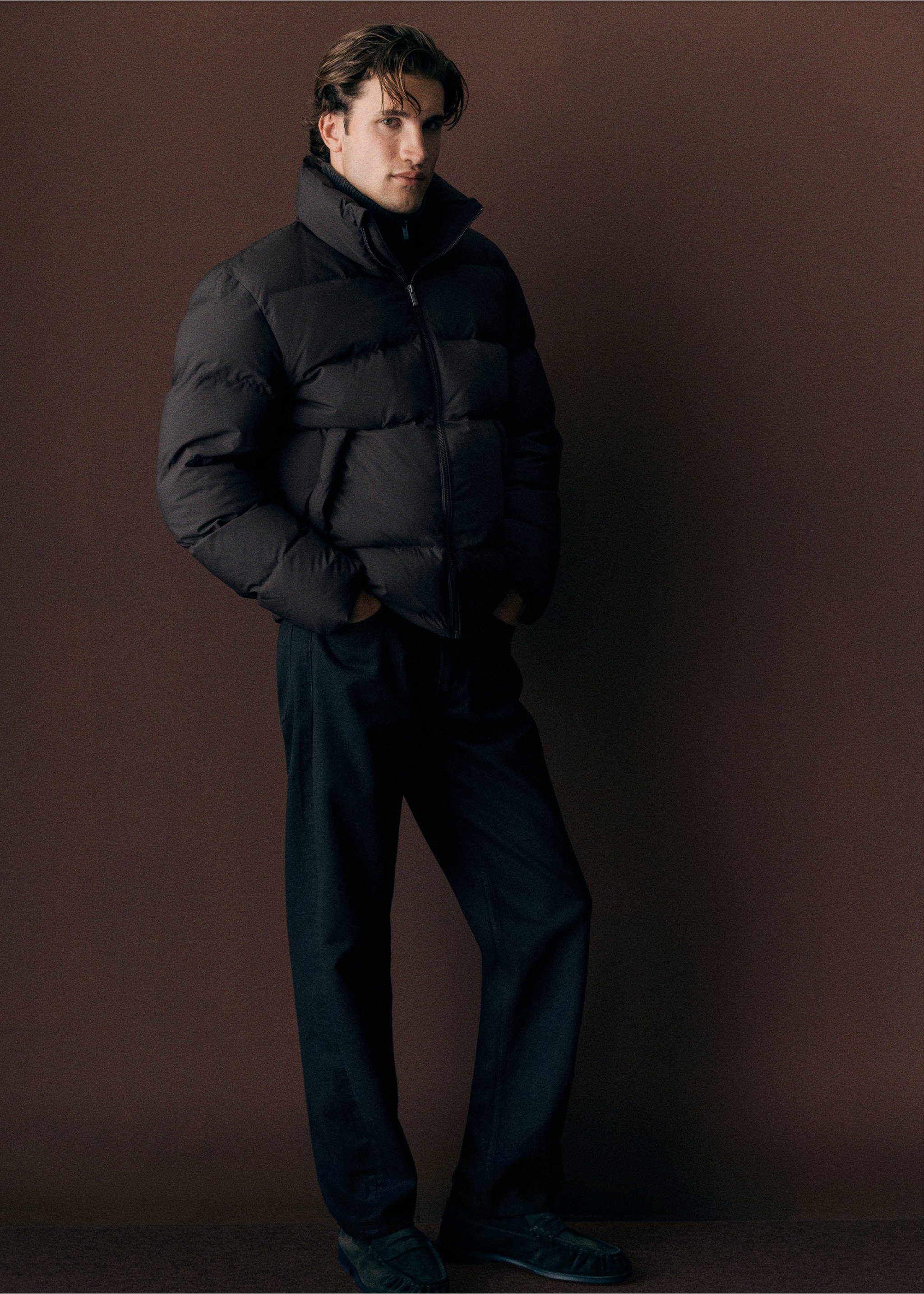 Black puffer anorak with a high neck and front zip., Chocolate. Ref: 37017887-00.