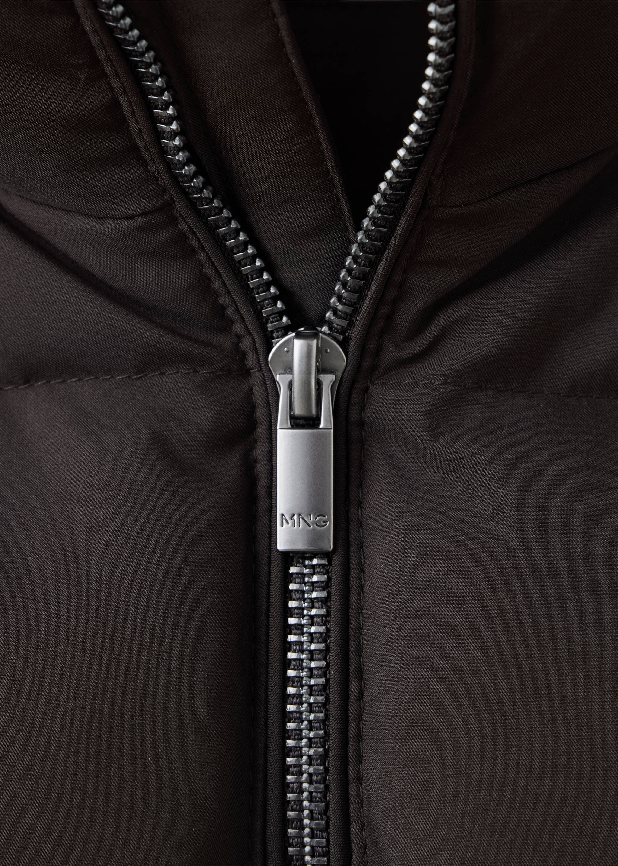 PUFFER COAT MARCO - Details of the article 8, Chocolate. Ref: 37017887-00.
