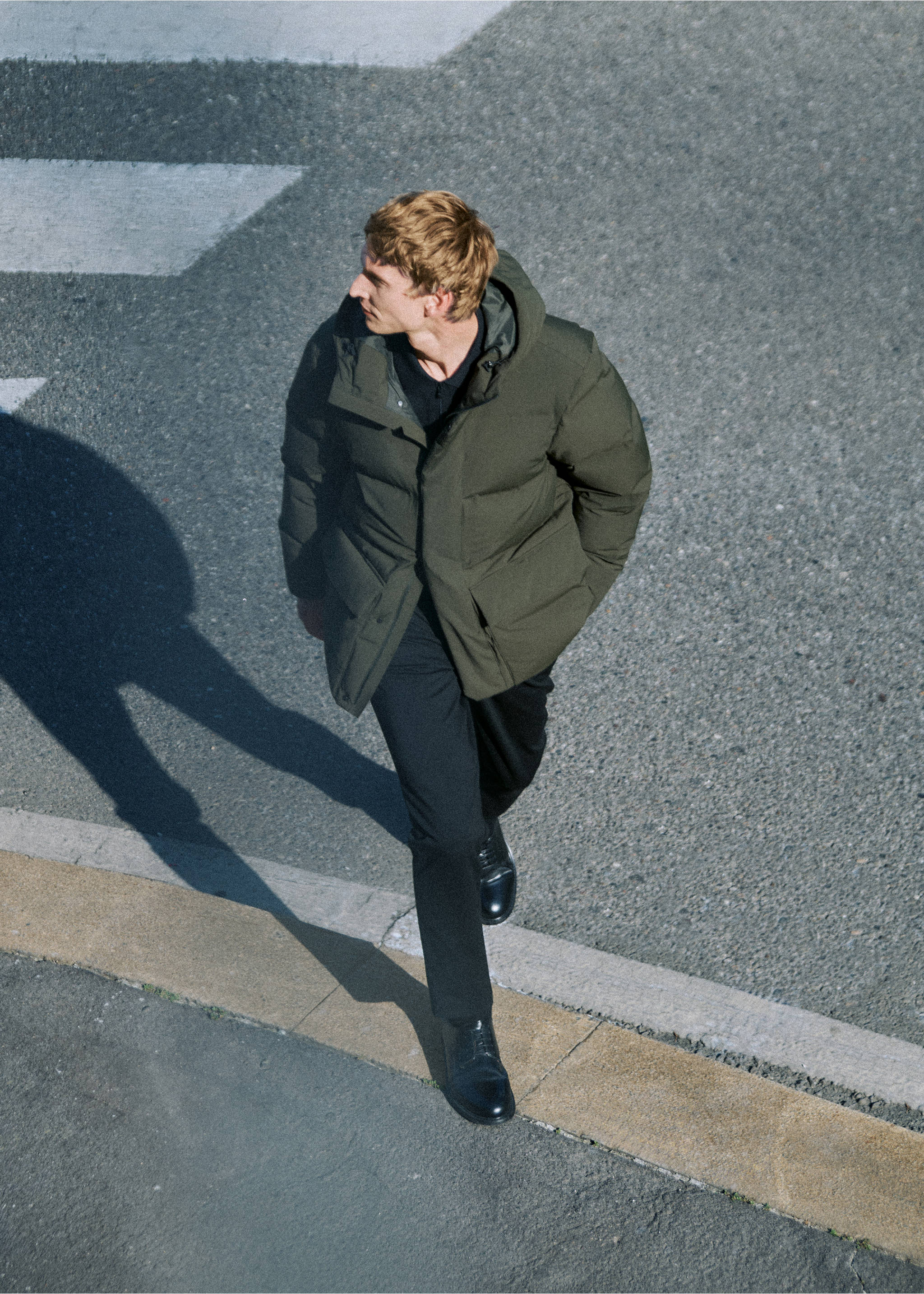 Waterproof quilted down-filled anorak - Details of the article 6, Dark Green. Ref: 37017889-00.