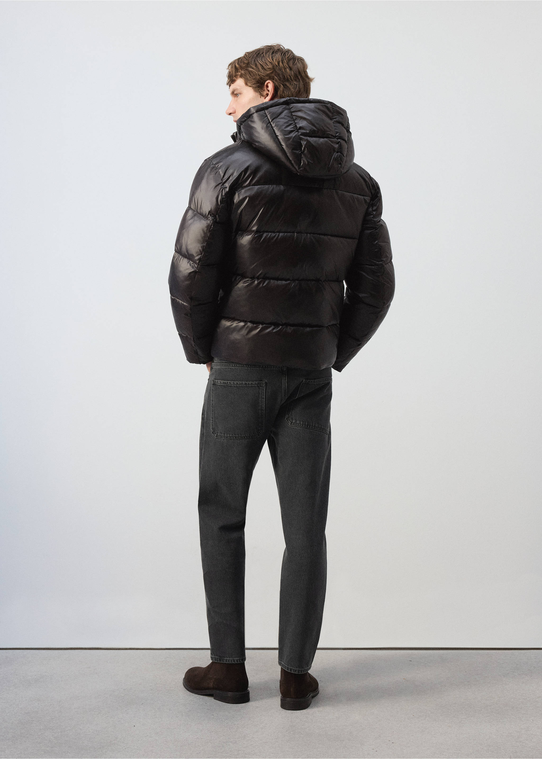 Black quilted anorak with a hood, back view., Coffee. Ref: 37017892-00.