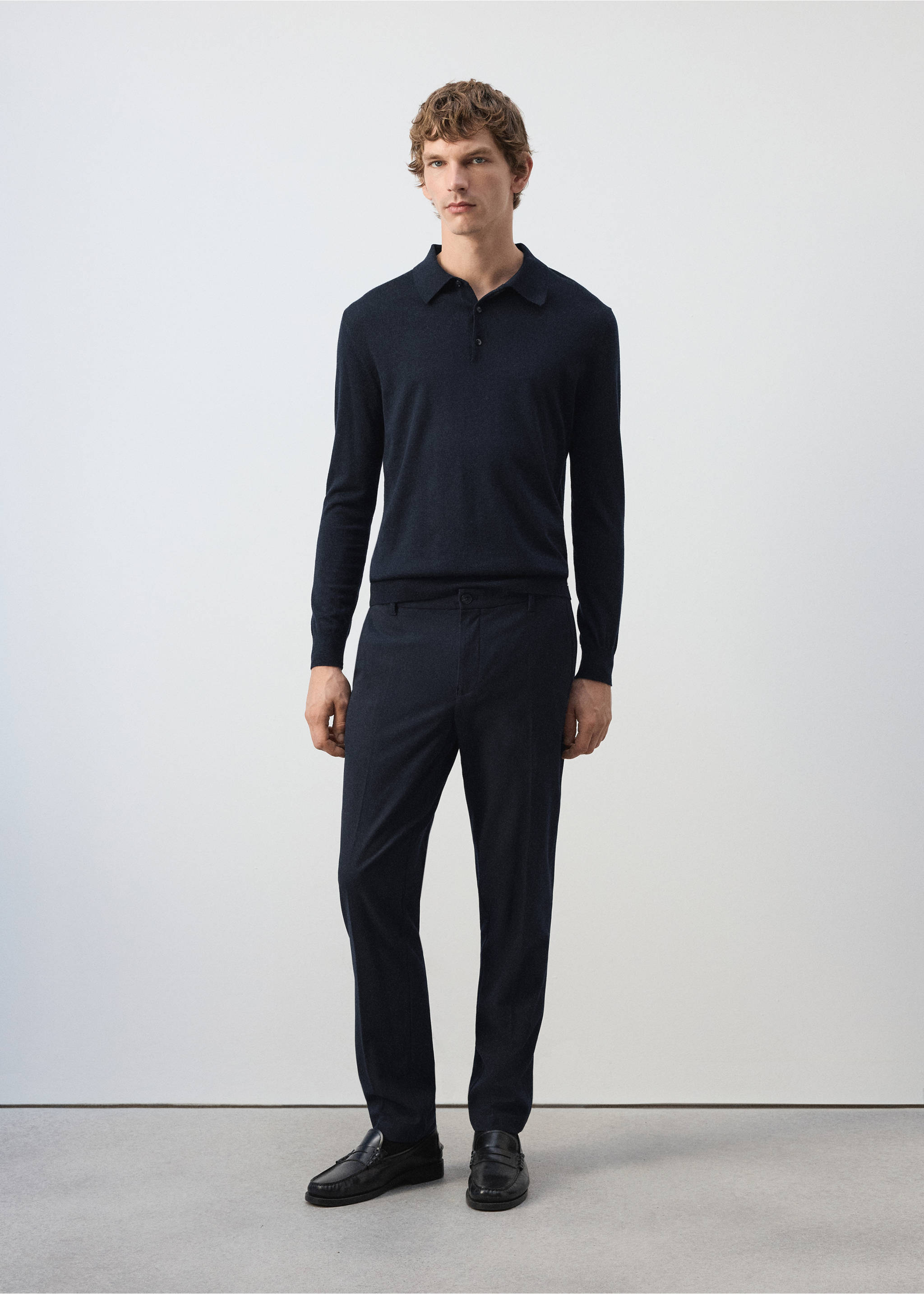 Dark navy trousers with slim fit, worn with a matching dark navy polo sweater., Navy. Ref: 37017903-00.