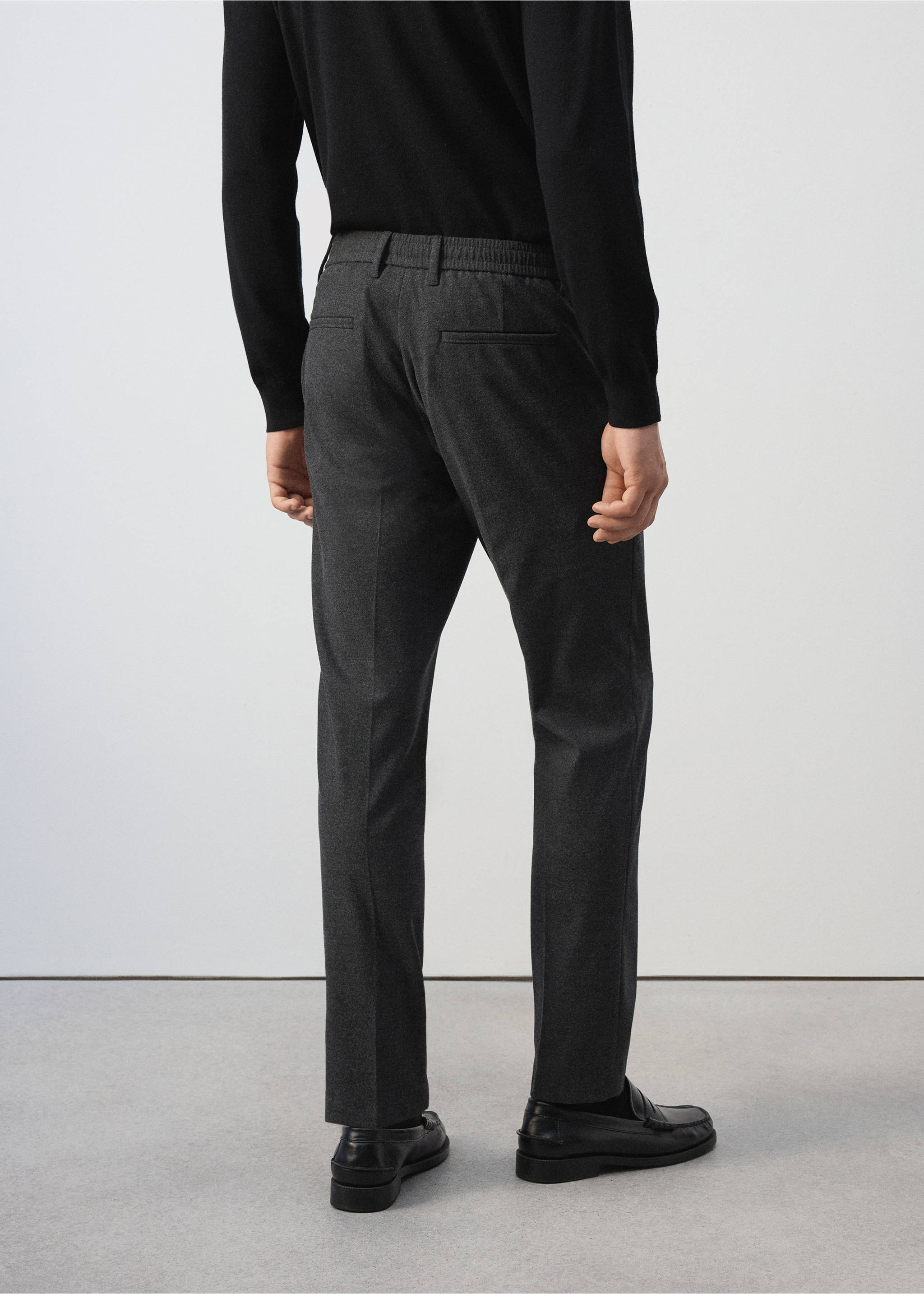Bukse slim fit med elastisk midje - Baksiden av artikkelen, Mørk gråmelert. Ref: 37017903-00.