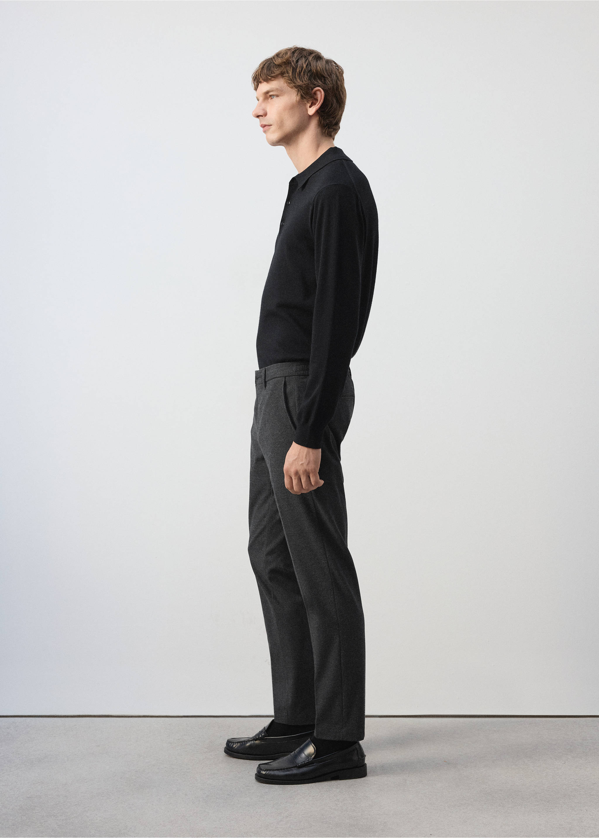 Bukse slim fit med elastisk midje - Artikkeldetalj 2, Mørk gråmelert. Ref: 37017903-00.