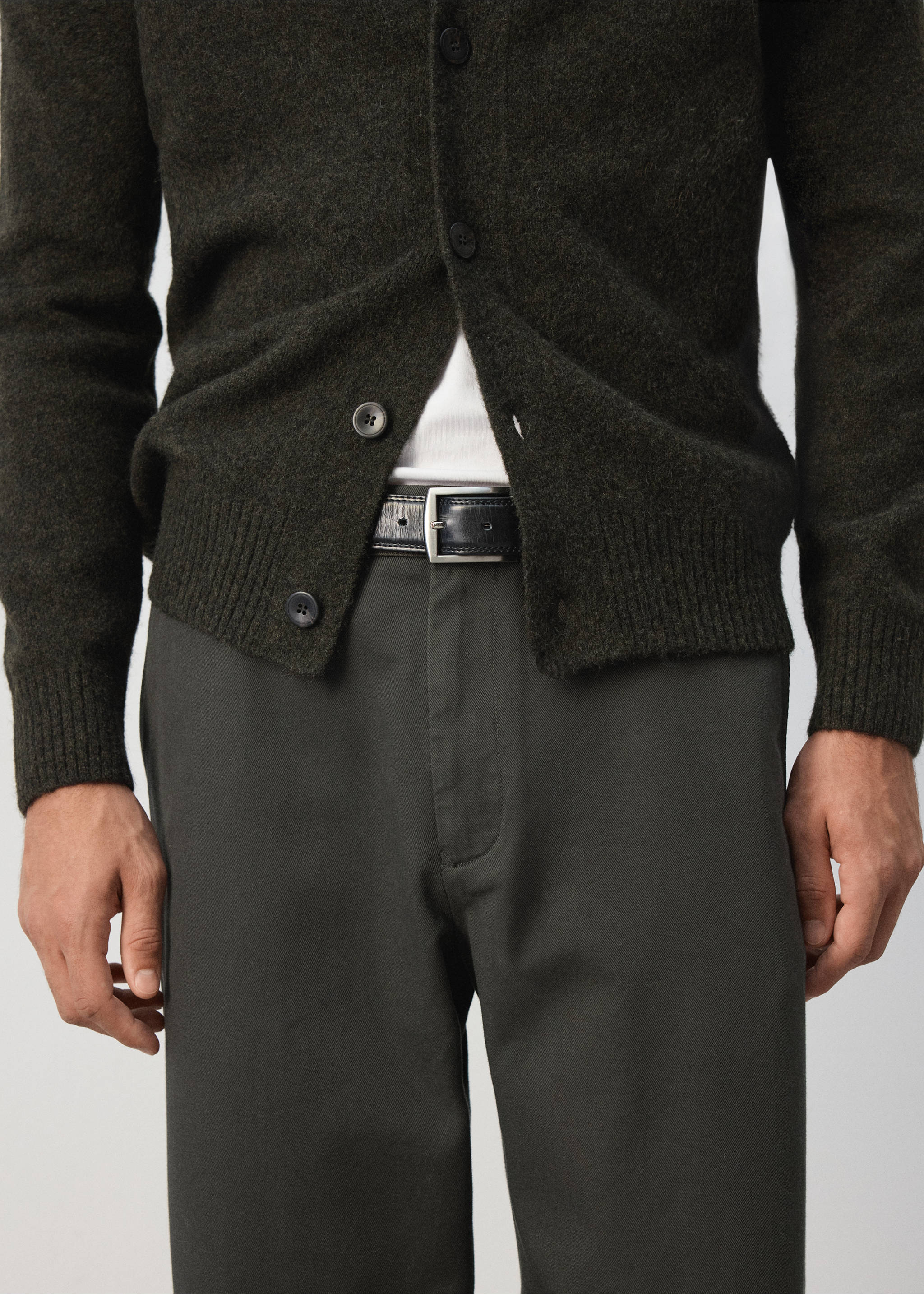 Relaxed fit trousers 100% cotton - Details of the article 1, Coffee. Ref: 37017905-00.