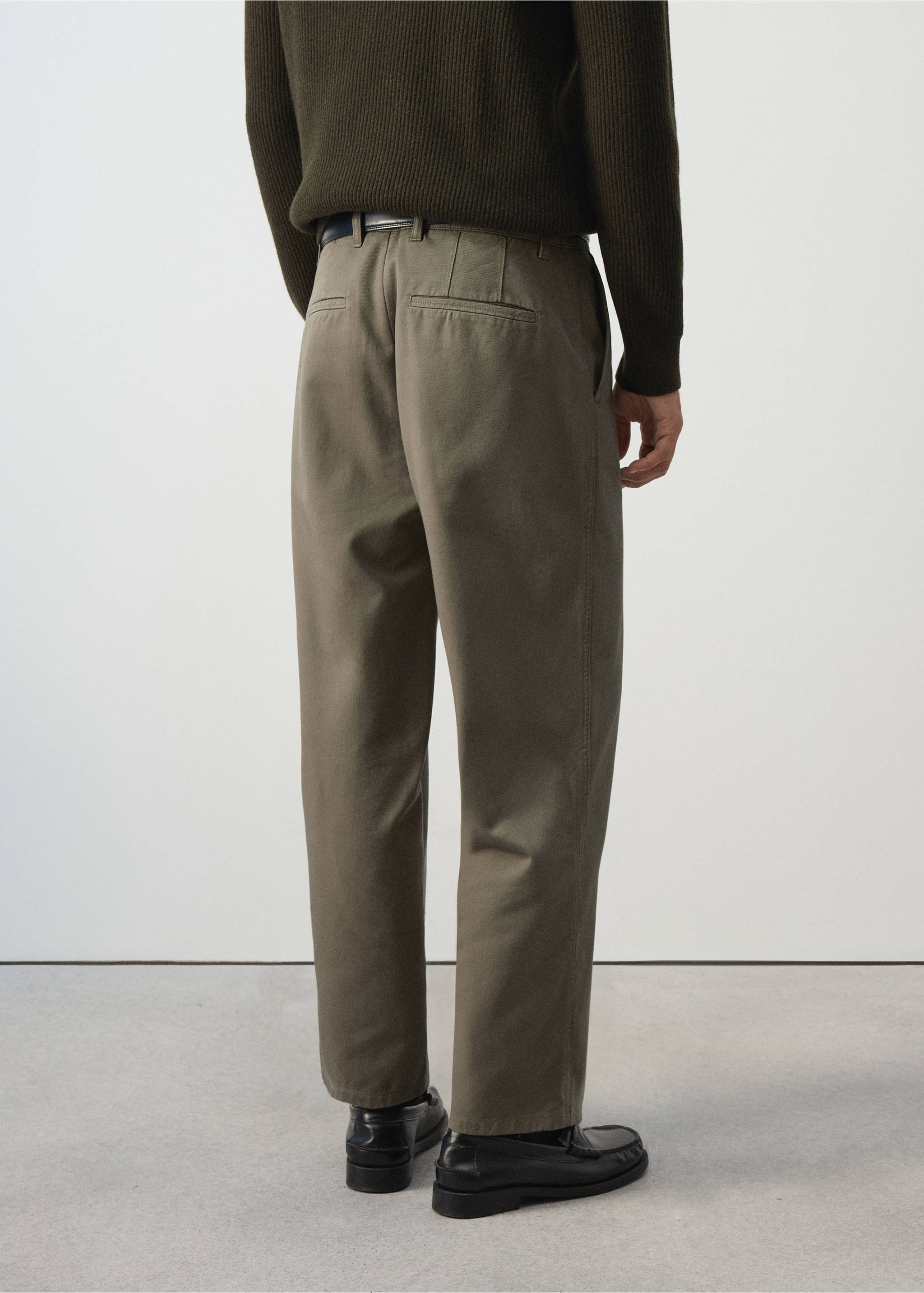 Olive green trousers, straight-leg fit, back view., Medium Brown. Ref: 37017905-00.
