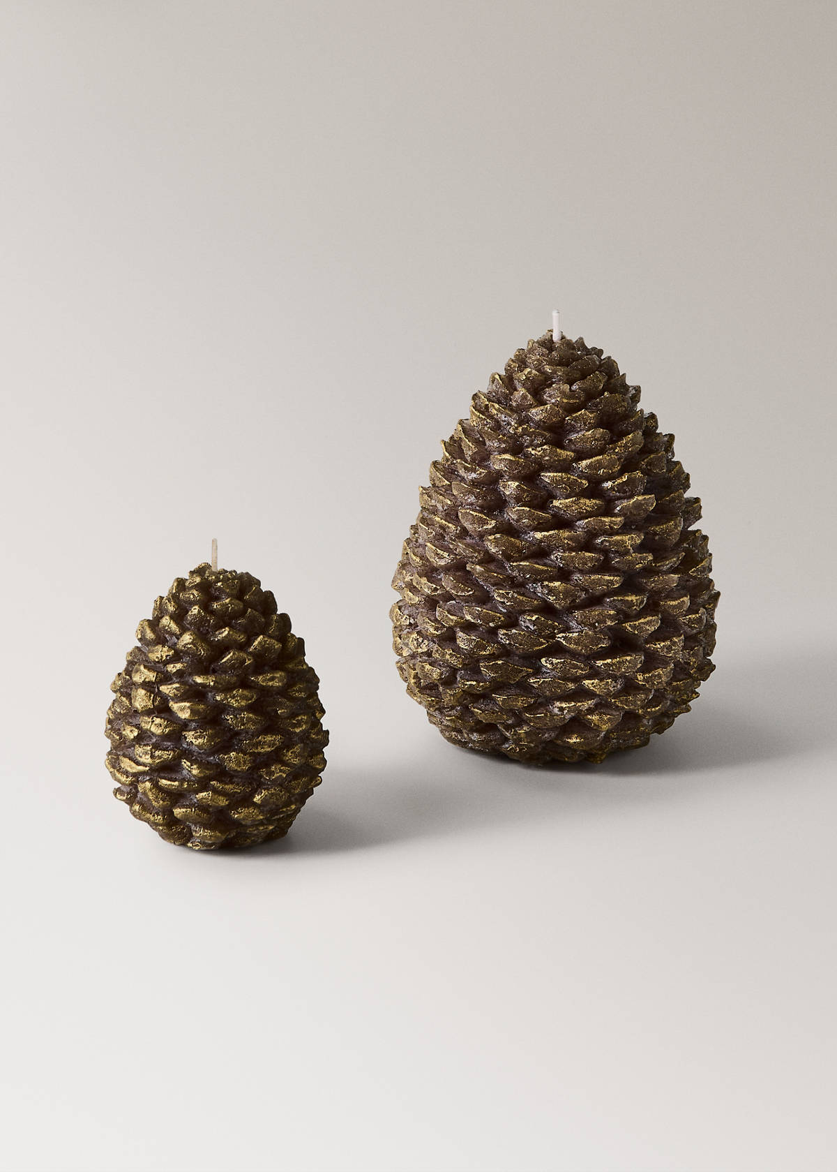 Pineapple candle 200 g — Brown