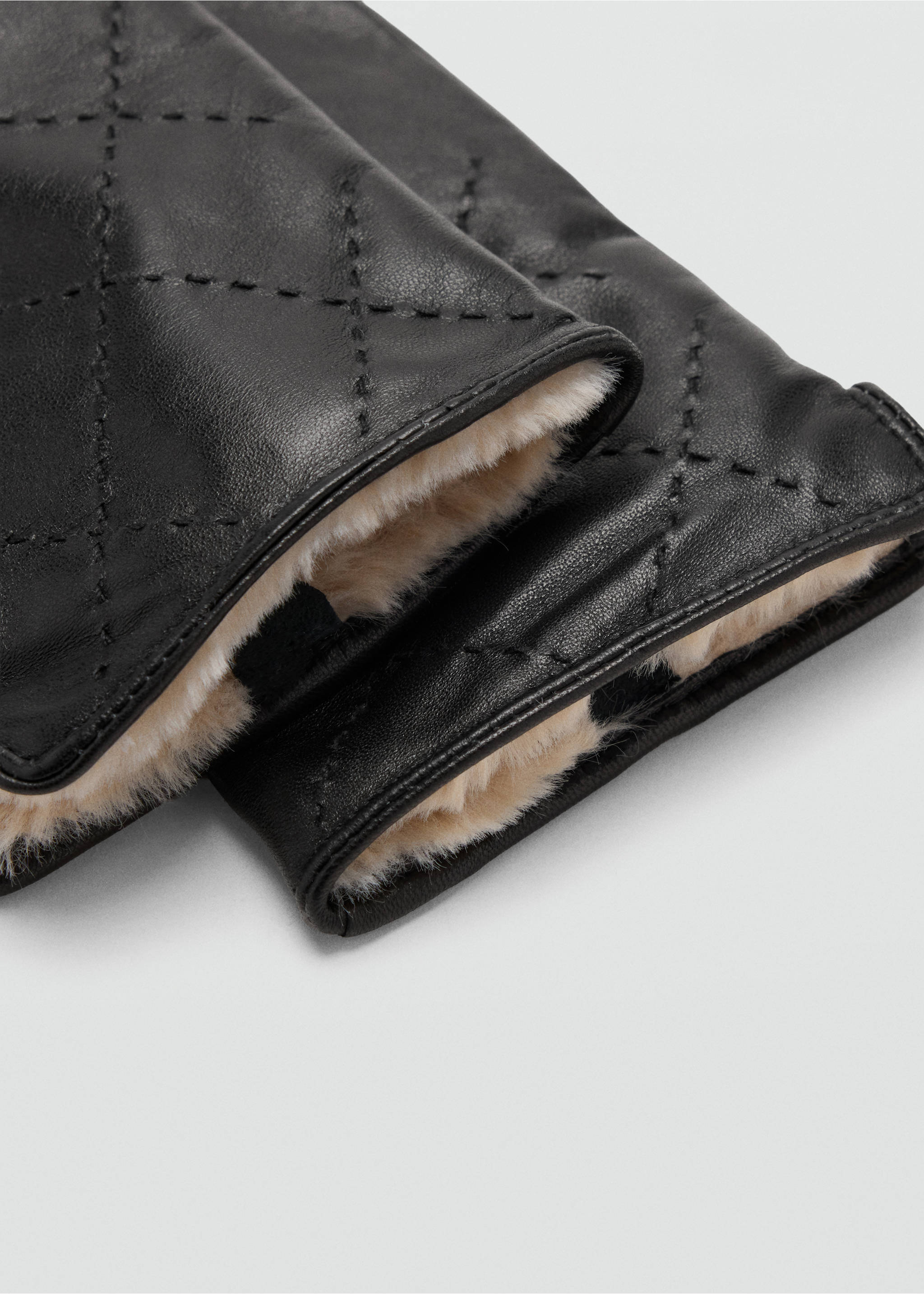 Gepolsterte Lederhandschuhe - Detail des Artikels 1, Schwarz. Ref: 37017909-00.