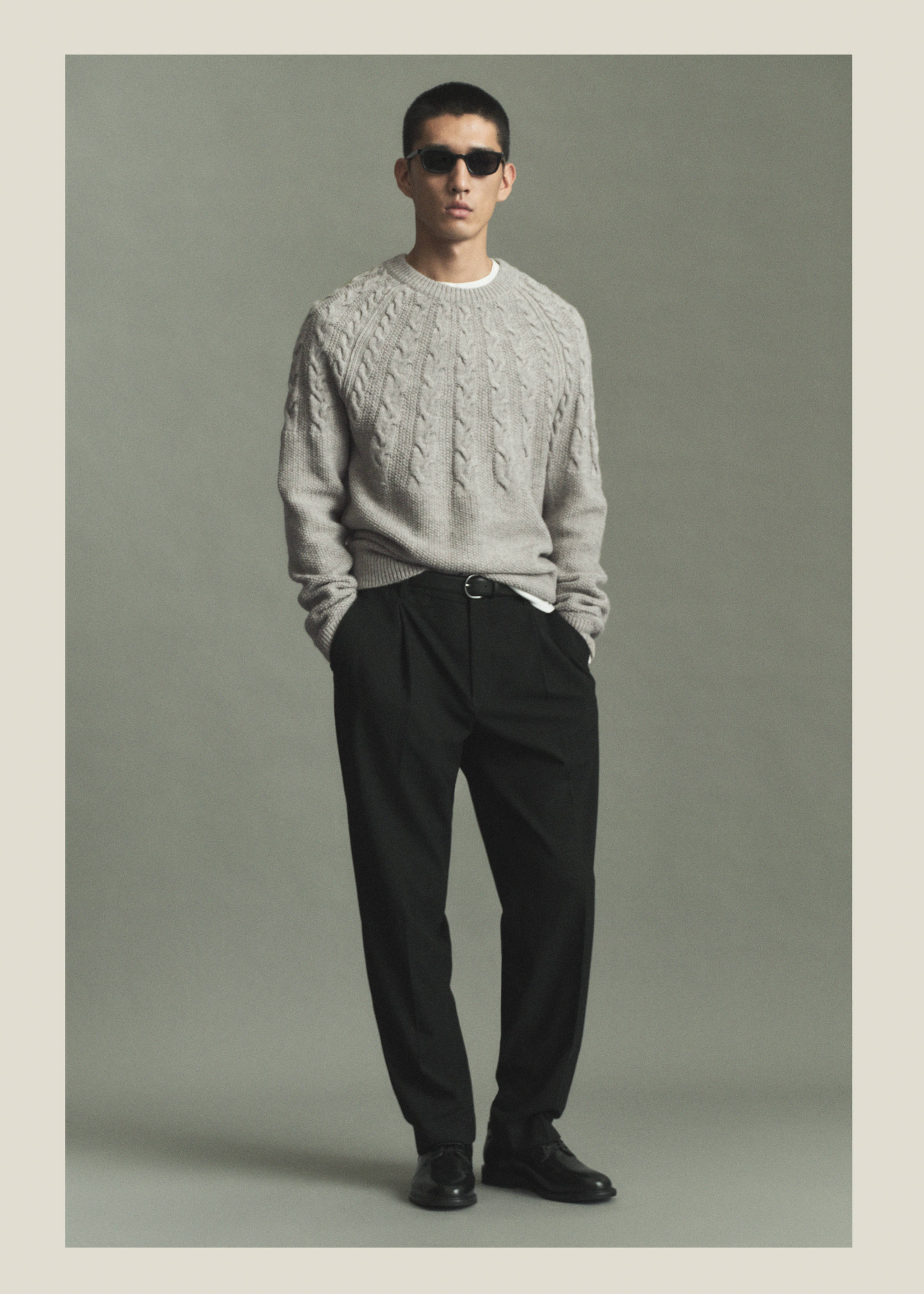 Cable-knit wool-blend jumper - Details of the article 5, Light/Pastel Grey. Ref: 37017911-00.